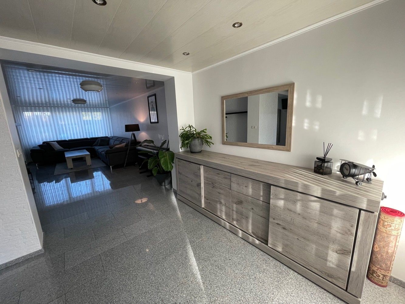 Genk, Kraaistraat 11 – Volledig gerenoveerde en energiezuinige (EPC B) rijwoning met 3 slaapkamers, terras en tuin gelegen in een rustige woonwijk. foto 4