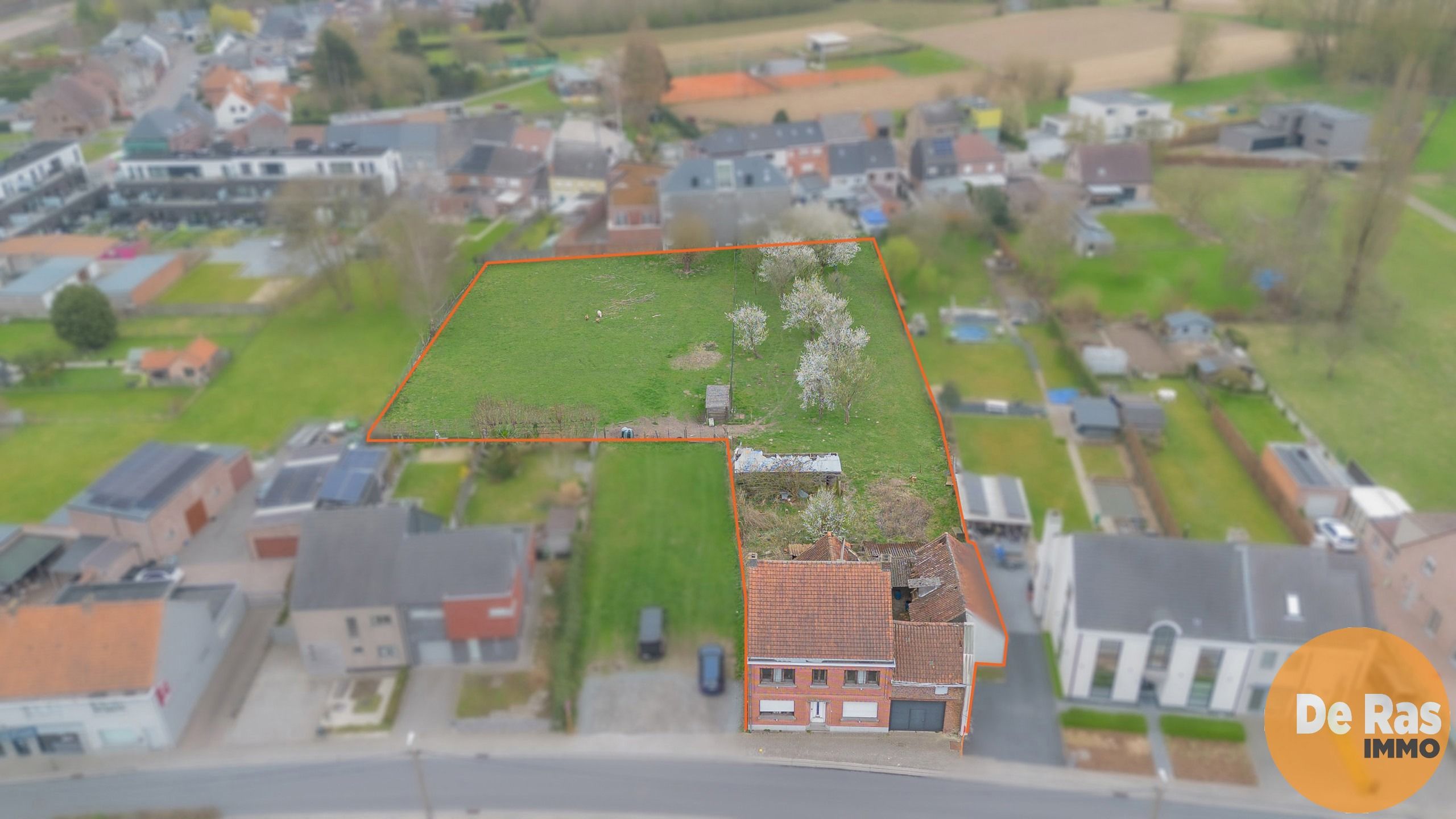 Hoofdfoto van de publicatie: HAALTERT-  Renovatieproject met veel potentieel op 43a 84ca!