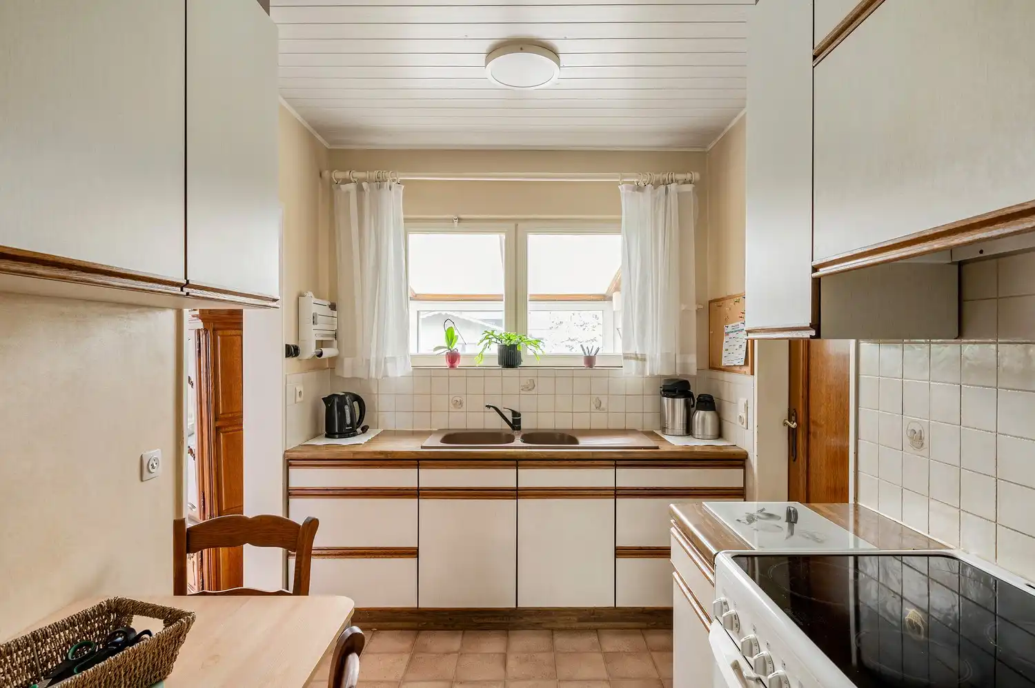 Charmante gezinswoning met 3 slaapkamers, veranda en tuin. foto 12