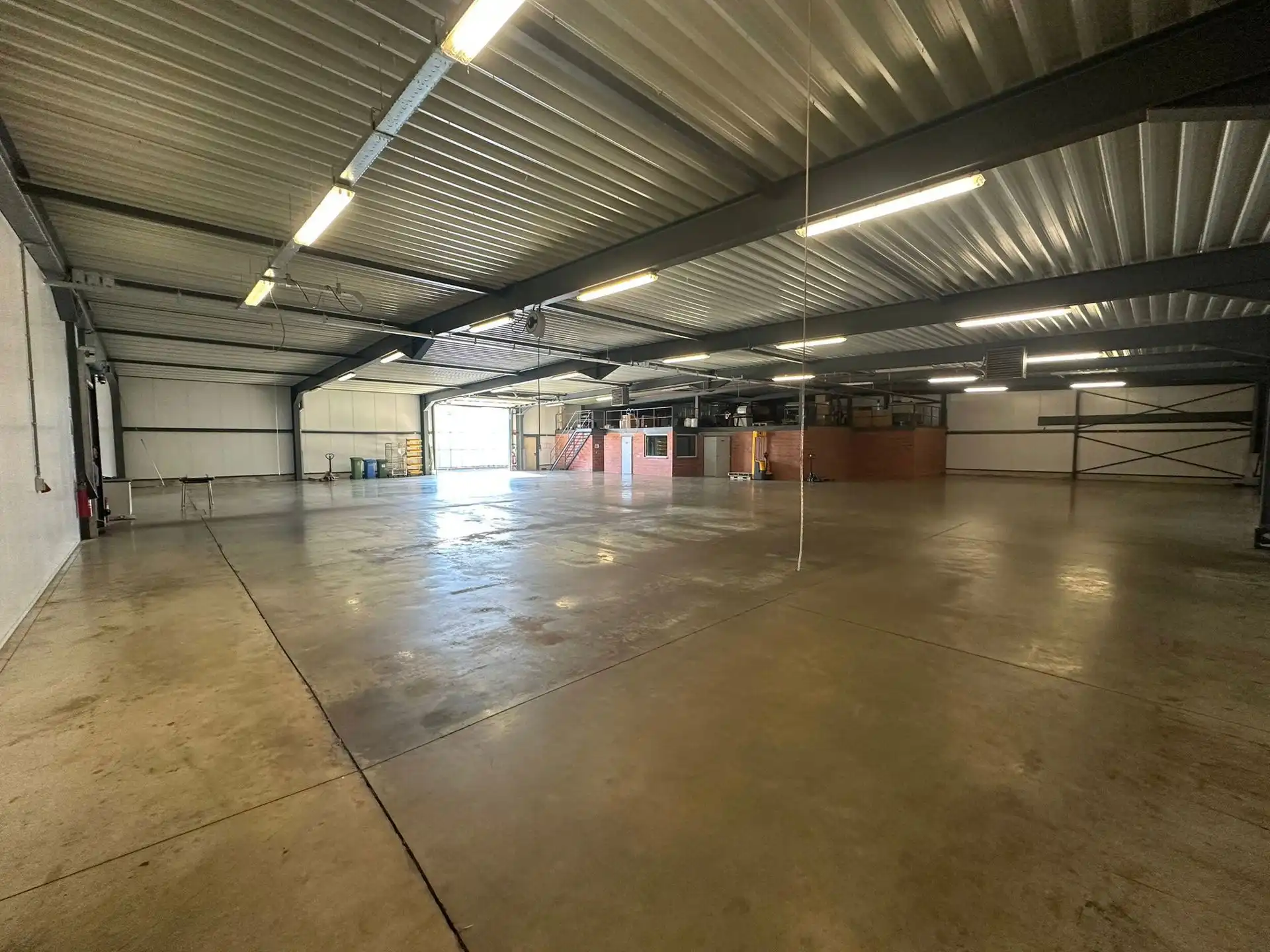 Te Huur Magazijn te Boechout  foto 2