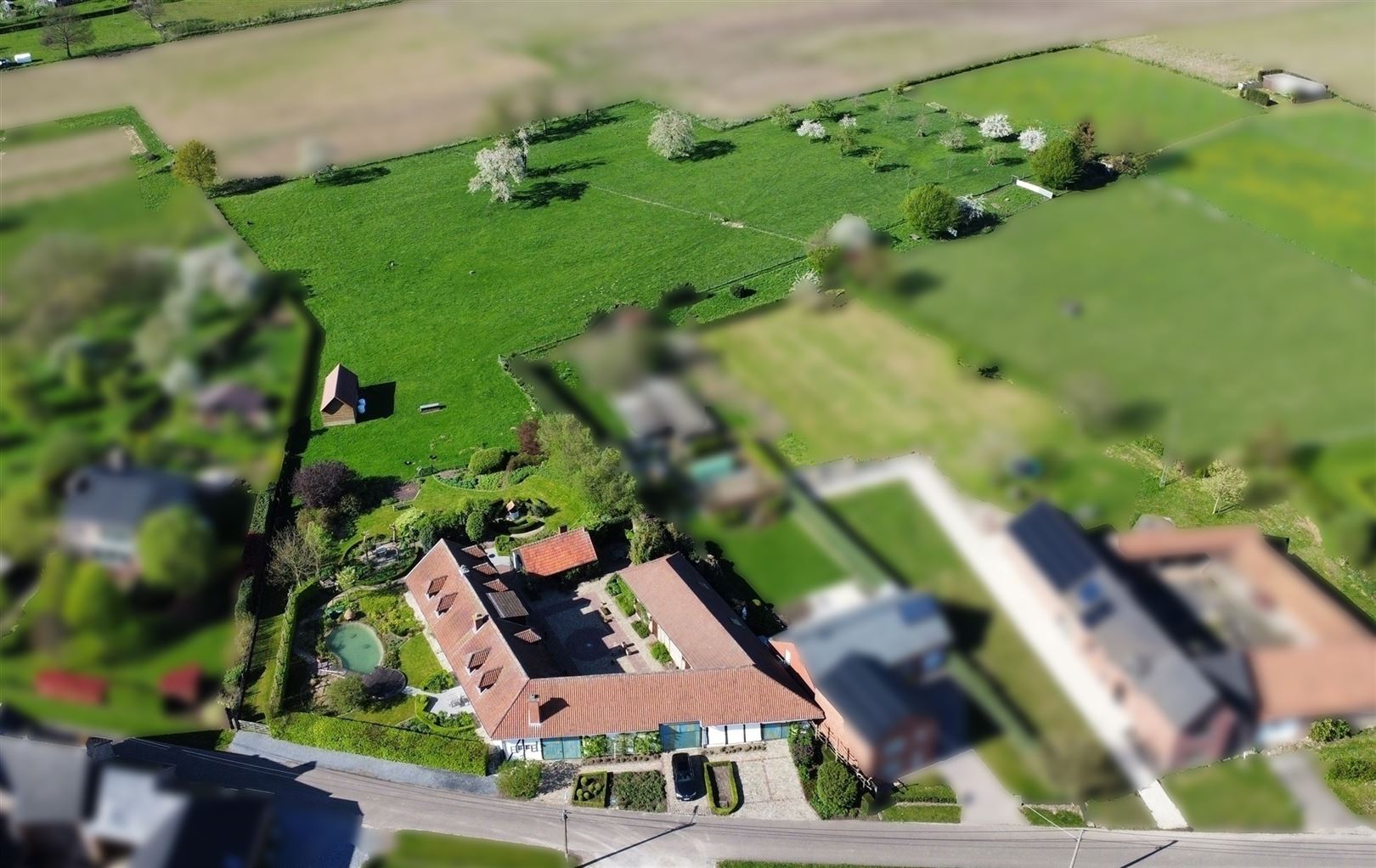 Landelijk gelegen vierkantshoeve op ±1.4Ha foto 7