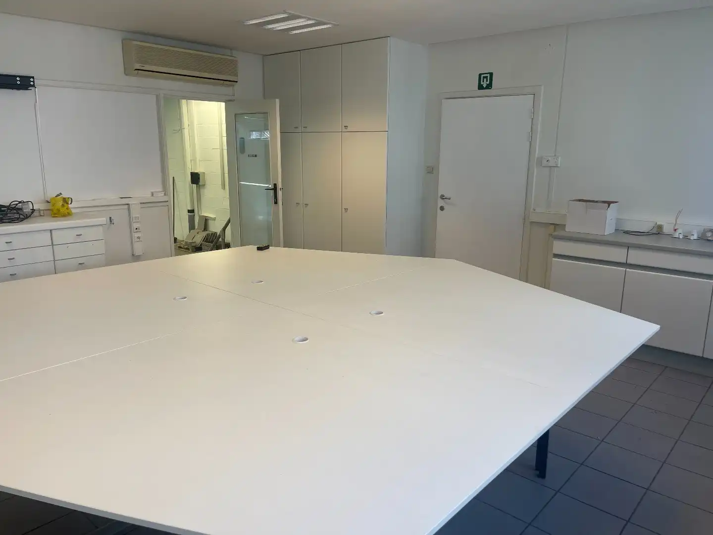 Industriële multifunctionele bedrijfsruimte van 1500m² in Hasselt met 2080 m² perceeloppervlakte en 50.00 parkeerplaatsen foto 27