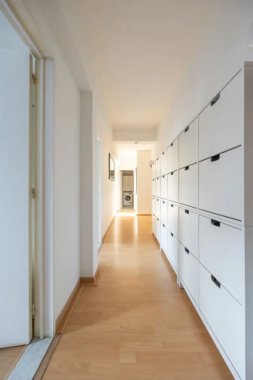 Ruim 3 slpk appartement met terras en garagebox foto 18
