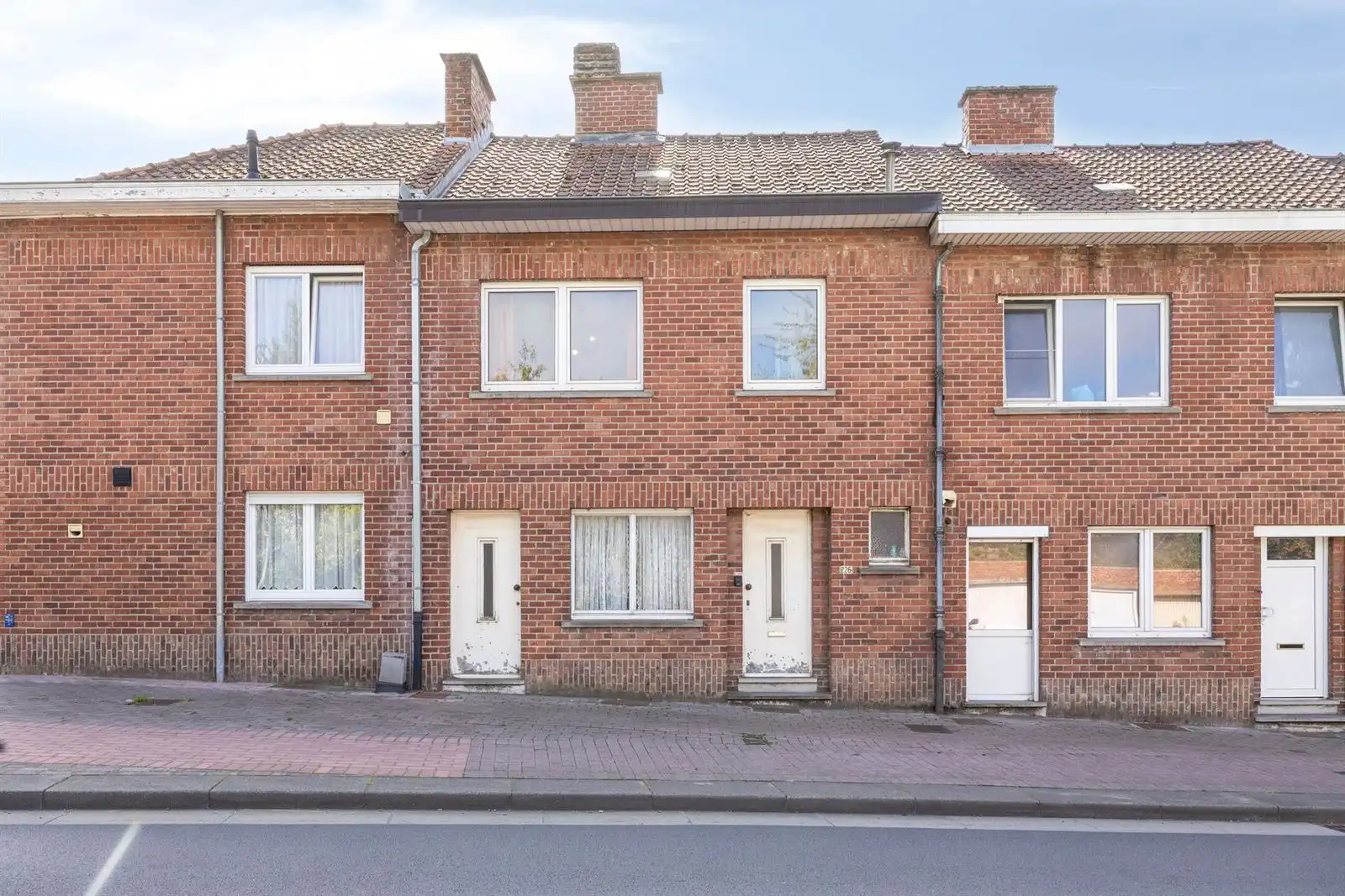 Hoofdfoto van de publicatie: Woning met garage (aan de overkant) en 3 slaapkamers