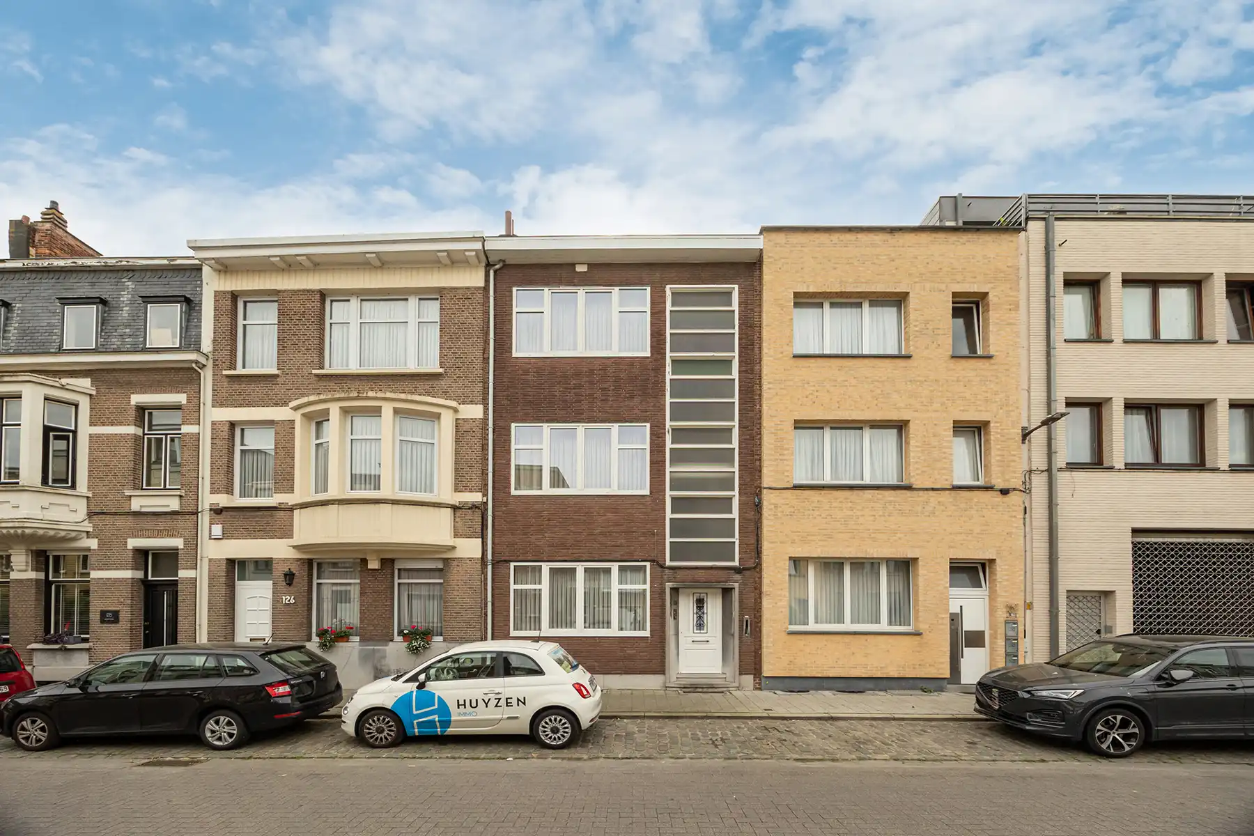 Hoofdfoto van de publicatie: Riante, te renoveren woning op toplocatie 