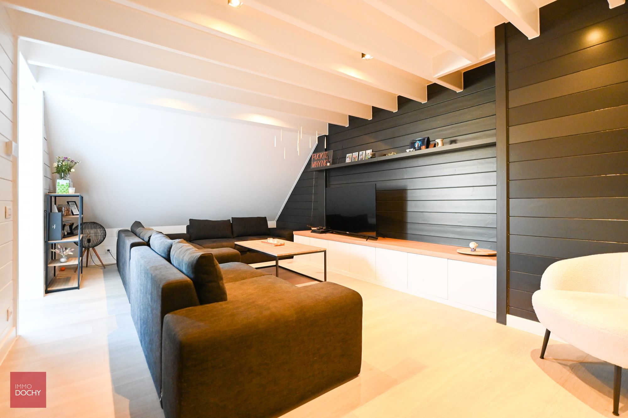 Uiterst charmant luxueus MI CASA  - appartement met groot terras in kleine residentie. foto {{pictureIndex}}
