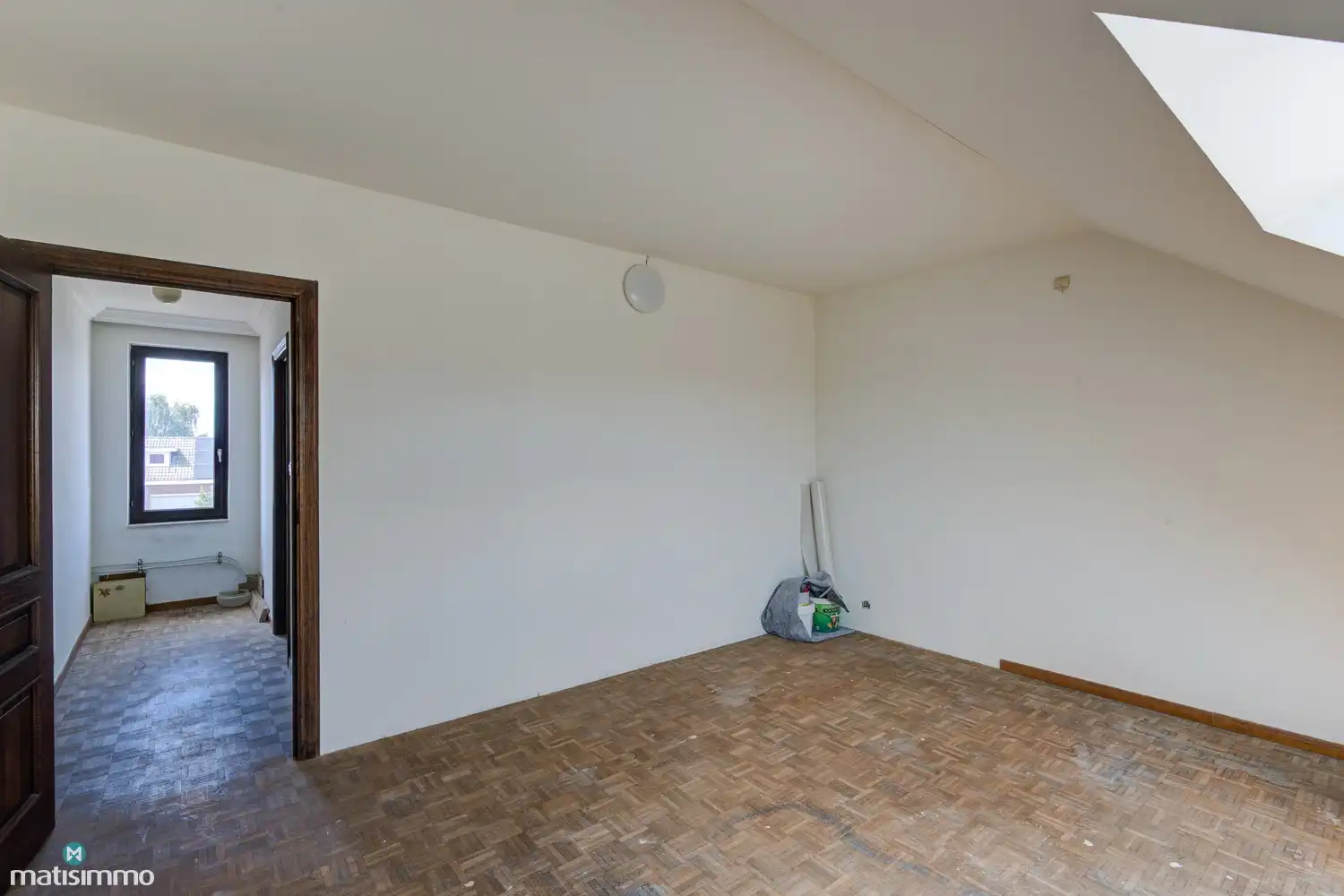 HANDELSGELIJKVLOERS MET DUPLEXAPPARTEMENT VOORZIEN VAN PARKEERGELEGENHEID NABIJ CENTRUM TONGEREN foto 26