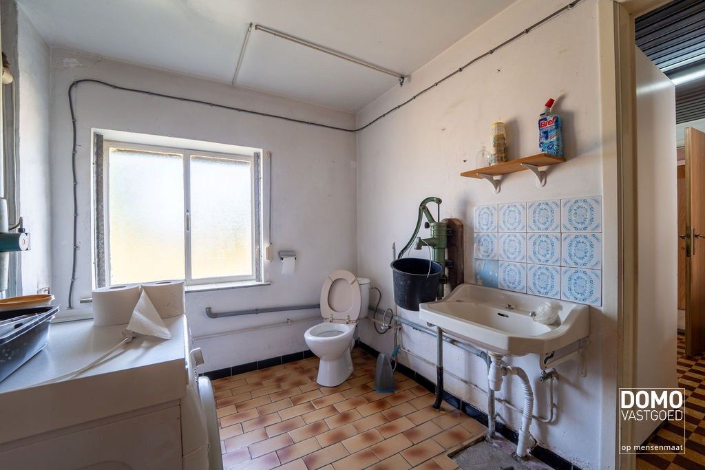 Te renoveren woning met grote tuin en achterliggende stal  foto 9