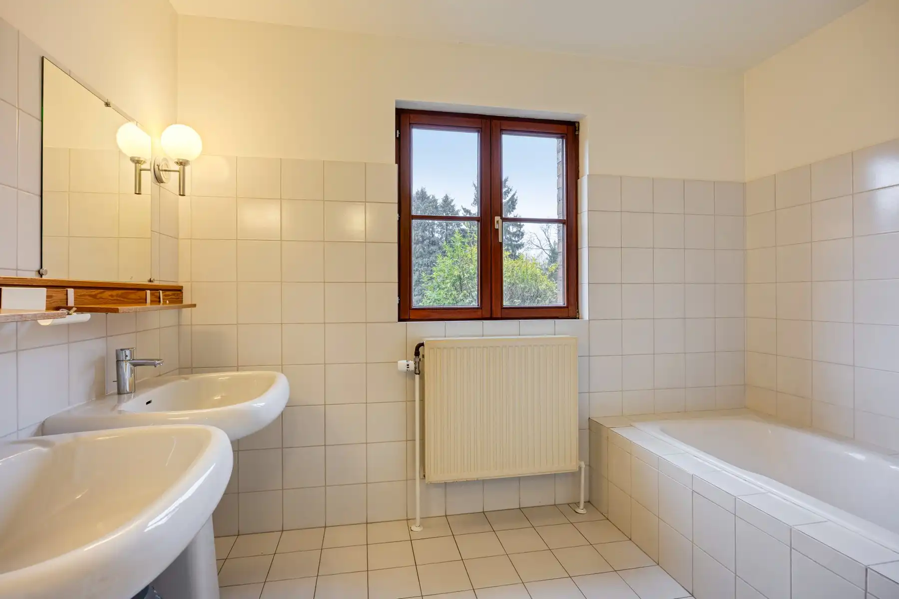 Cosy gezinswoning met 4 slaapkamers, garage en tuin - NATO op 10 min. foto 23