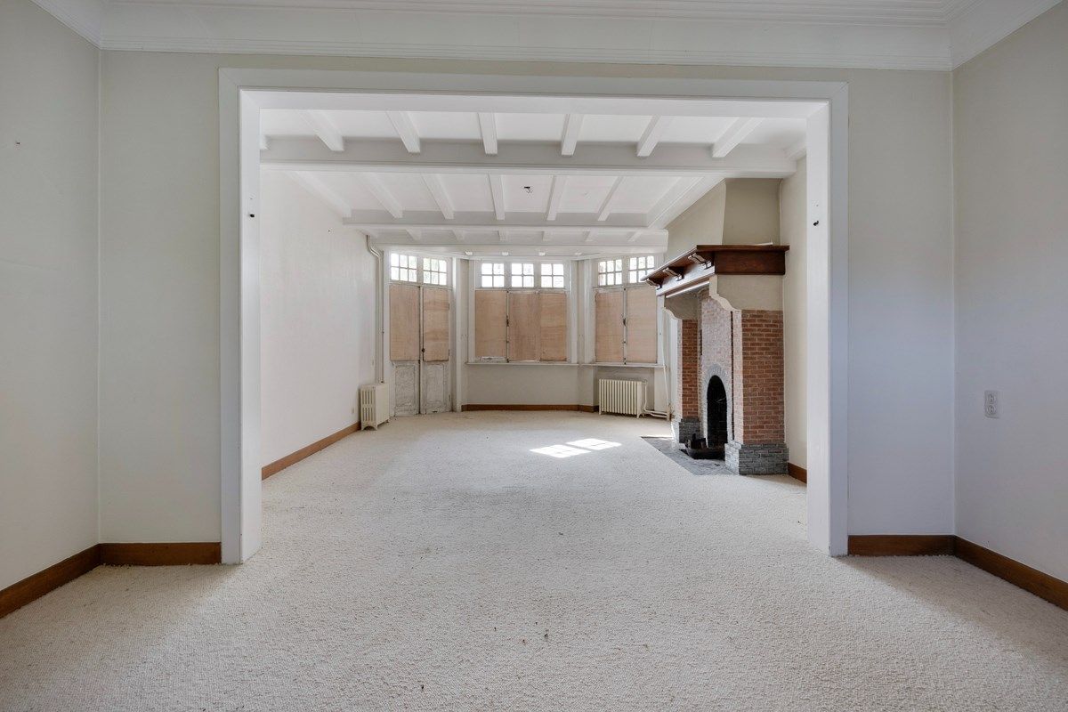 Te renoveren karaktervolle herenwoning op een prachtig perceel van 56 are. foto 6