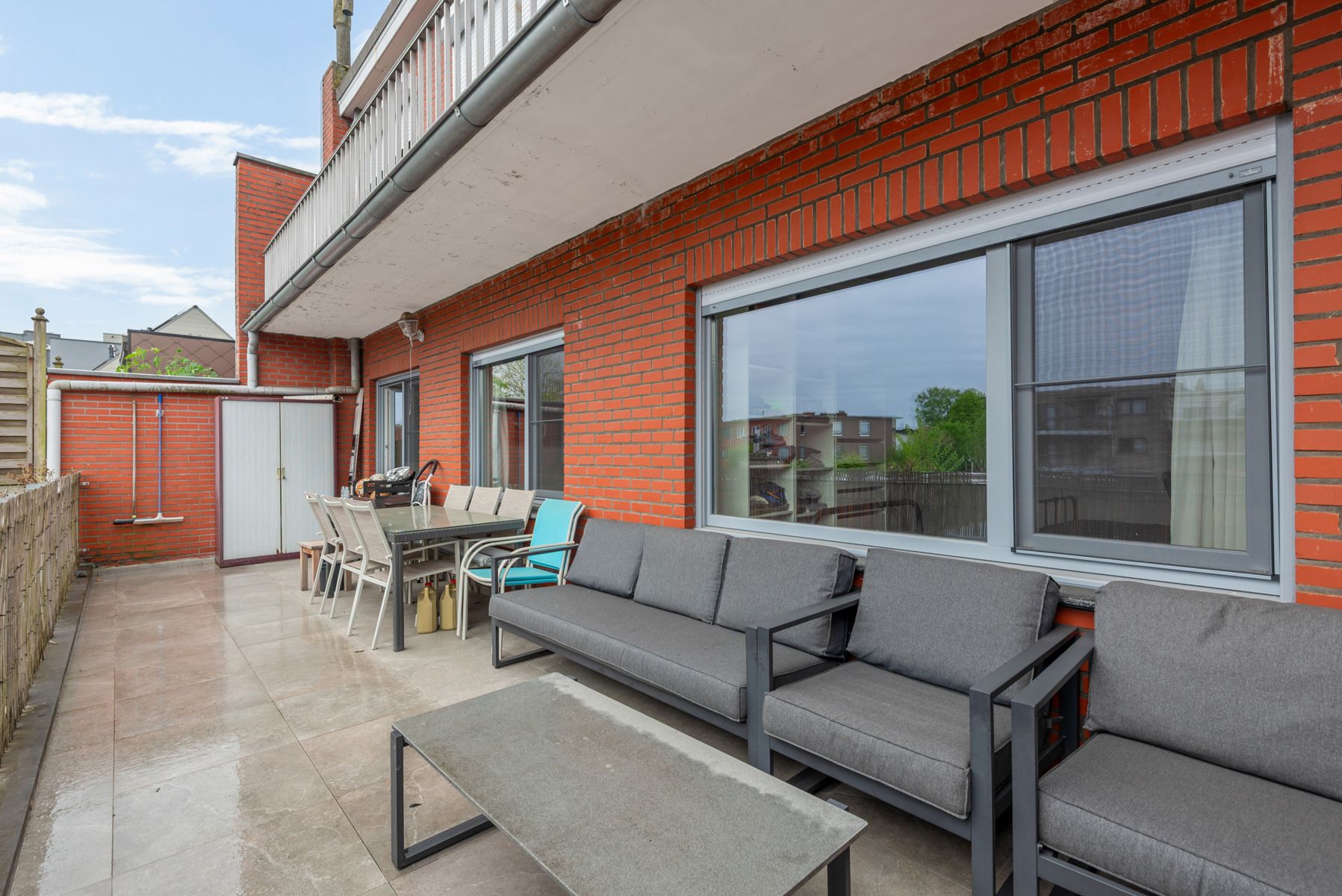 Volledig vernieuwd appartement zonder lift met ruim terras foto 12