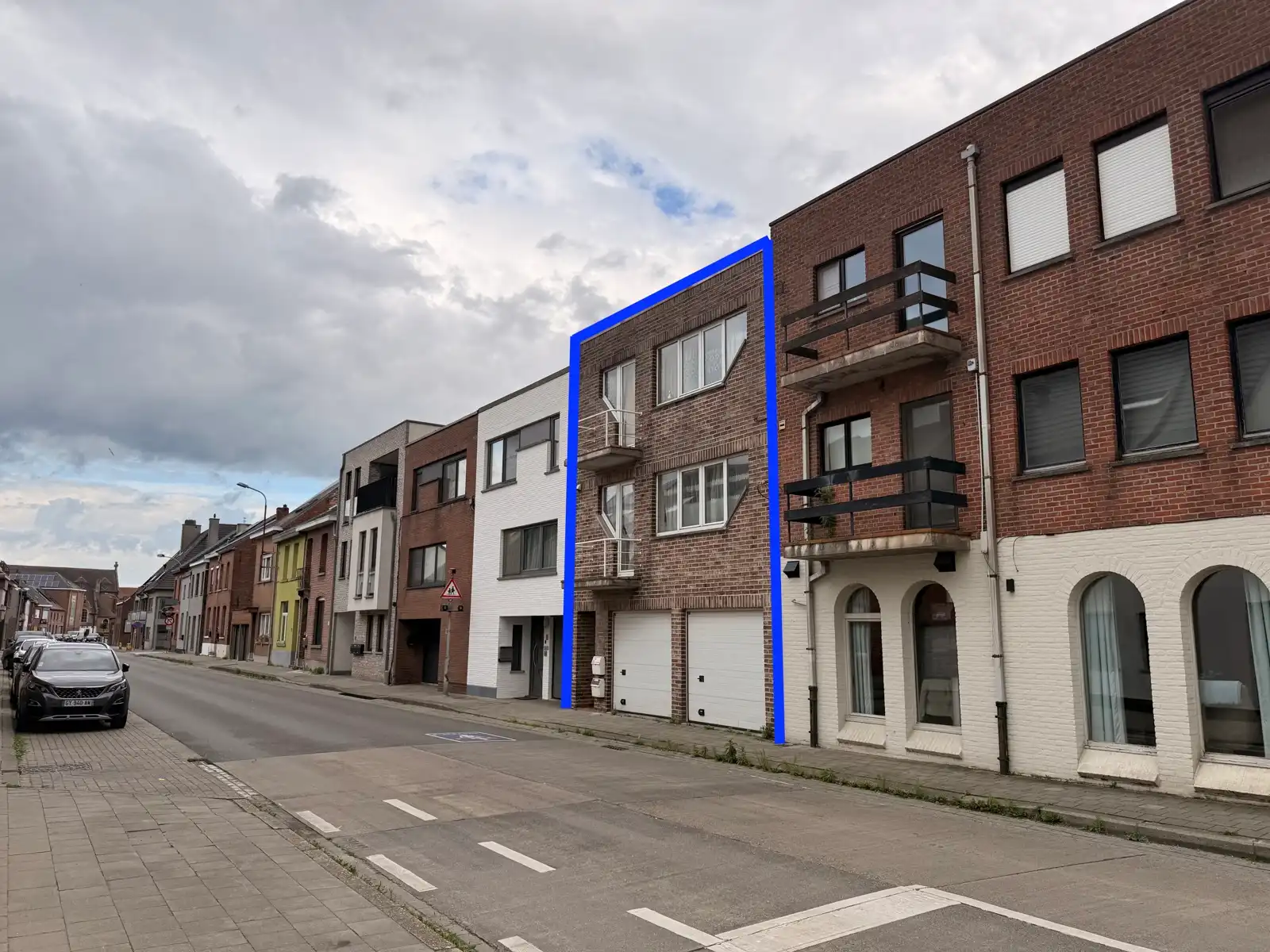 Hoofdfoto van de publicatie: Opbrengstgebouw met 2 ruime appartementen