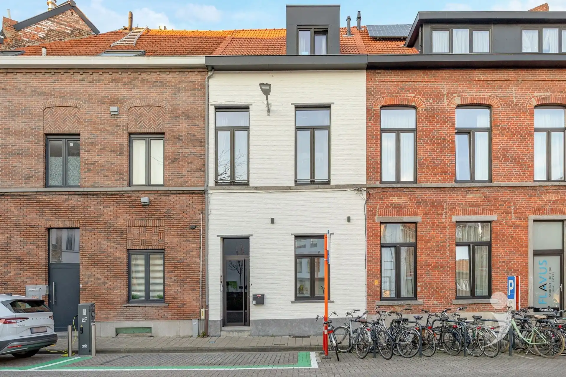 Opbrengsteigendom met 5 gerenoveerde studentenkamers foto 18