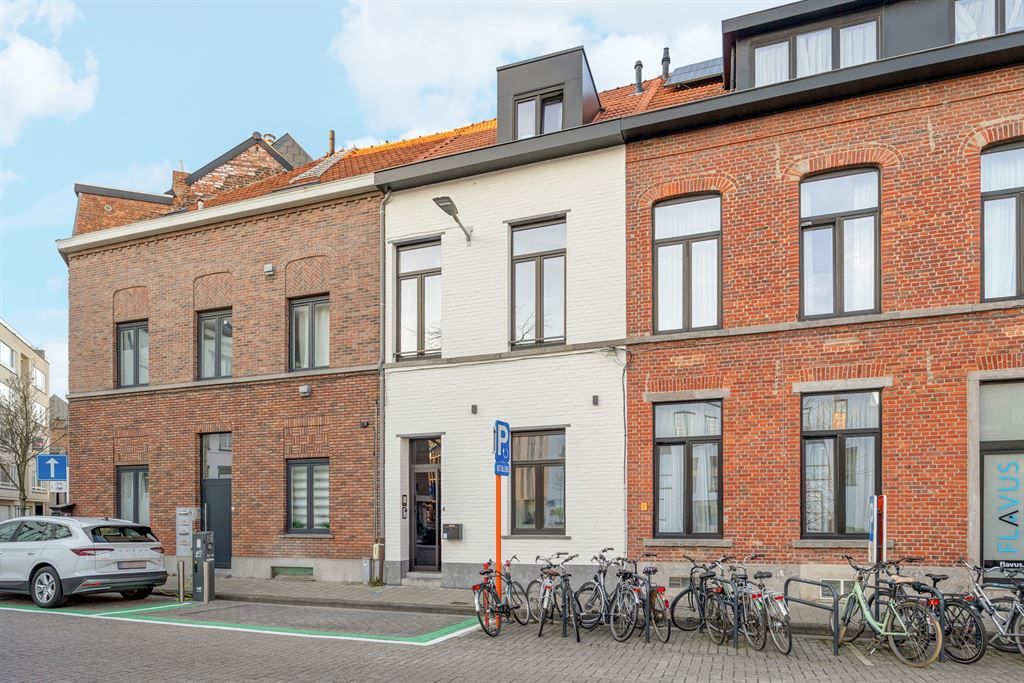 Opbrengsteigendom met 5 gerenoveerde studentenkamers foto 18