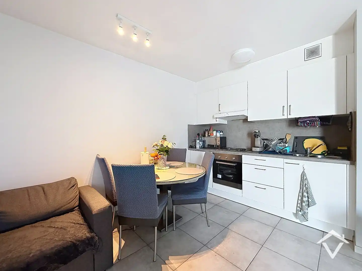 Recent nieuwbouwappartement met garage in centrum Roeselare  foto 5