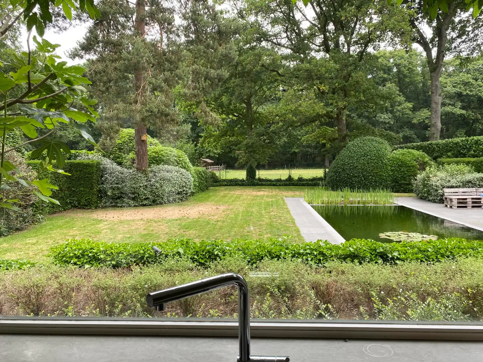 Charmante villa met zwemvijver en veel groen 1.512m2 foto 4