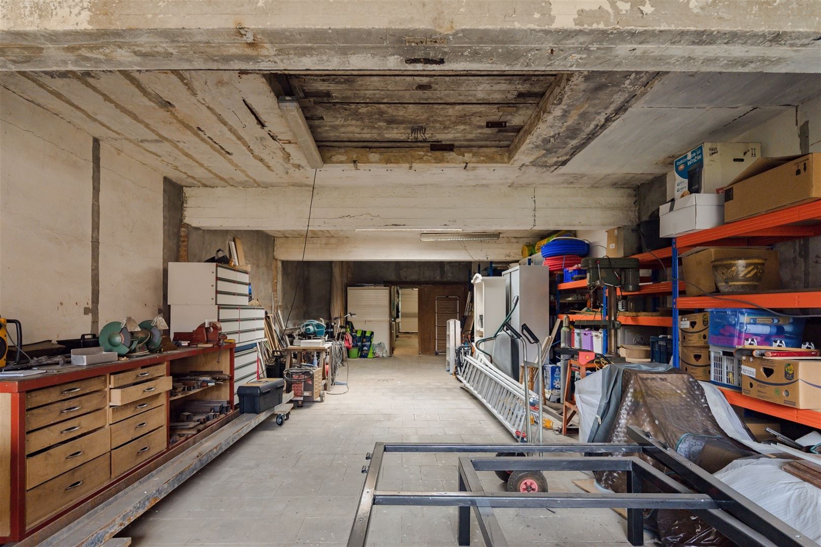 Woning met GIGANTISCHE garage/atelier/opslag en tuin foto 4