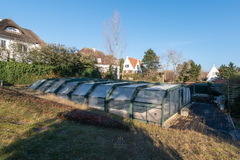 Grote villa op 1533m² gelegen centraal in de Simli-wijk te Nieuwpoort-Bad. foto 42