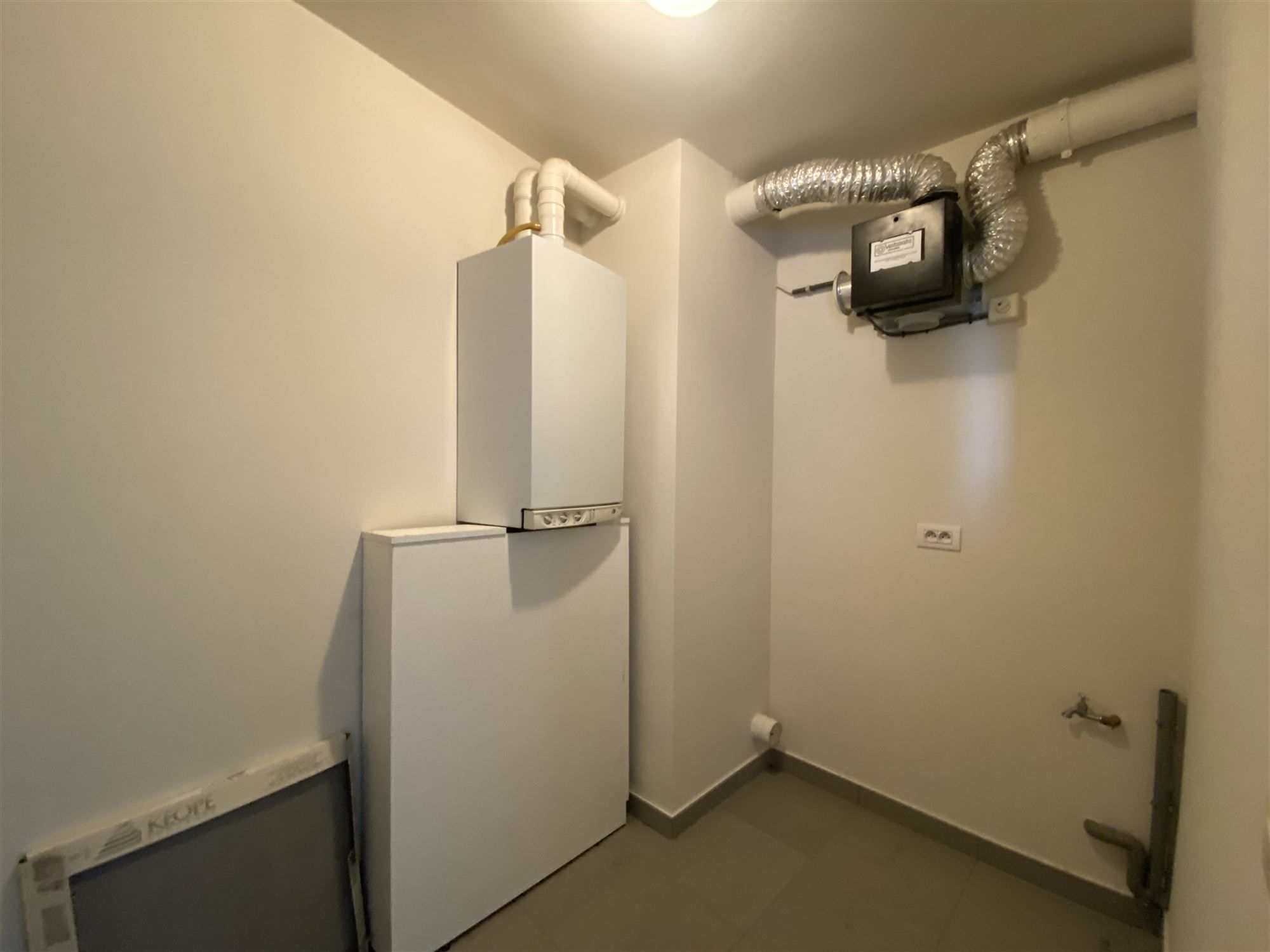 2 slaapkamer appartement met garage, centrum Evergem foto 12