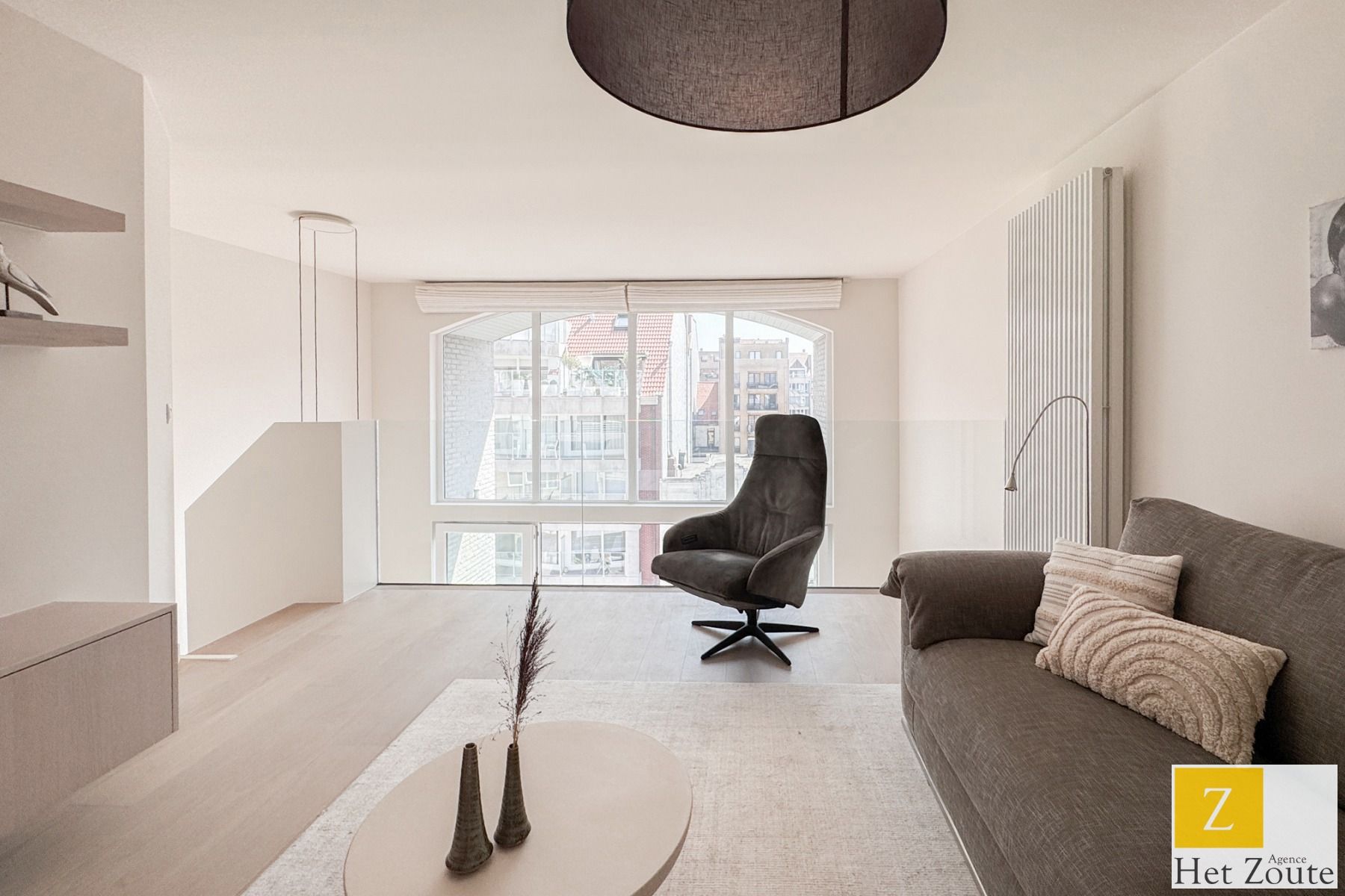 Gerenoveerd duplexappartement met ruim terras foto 17