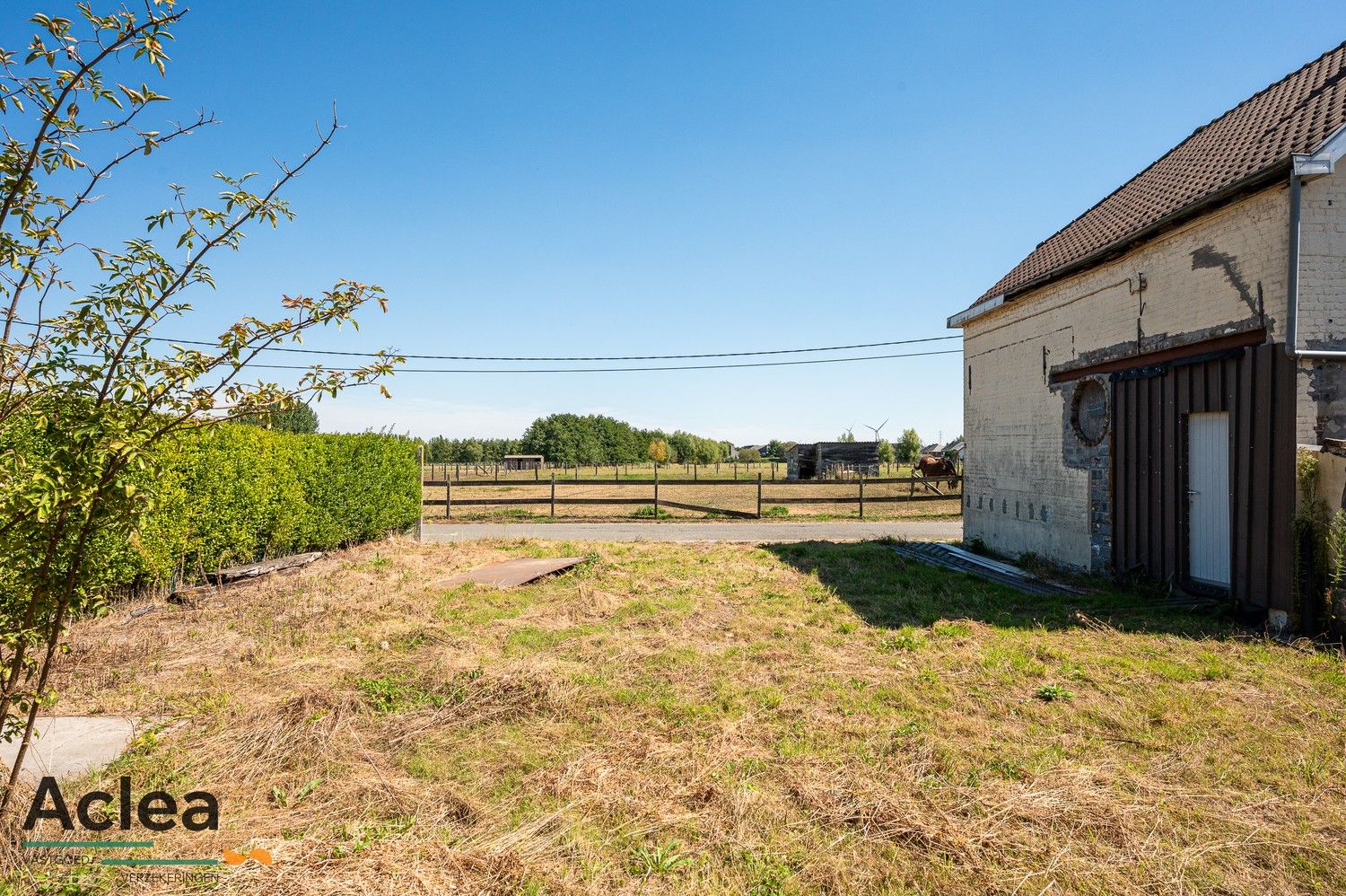 Volledig te renoveren woning met uitbreidingsmogelijkheden en open zichten foto 2