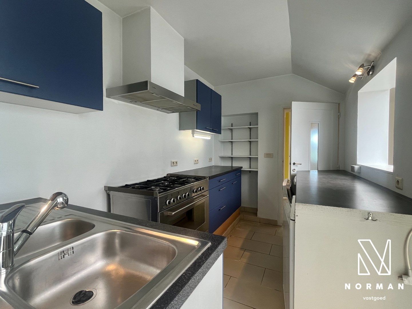 Gezellige rijwoning te koop in Harelbeke! foto 6