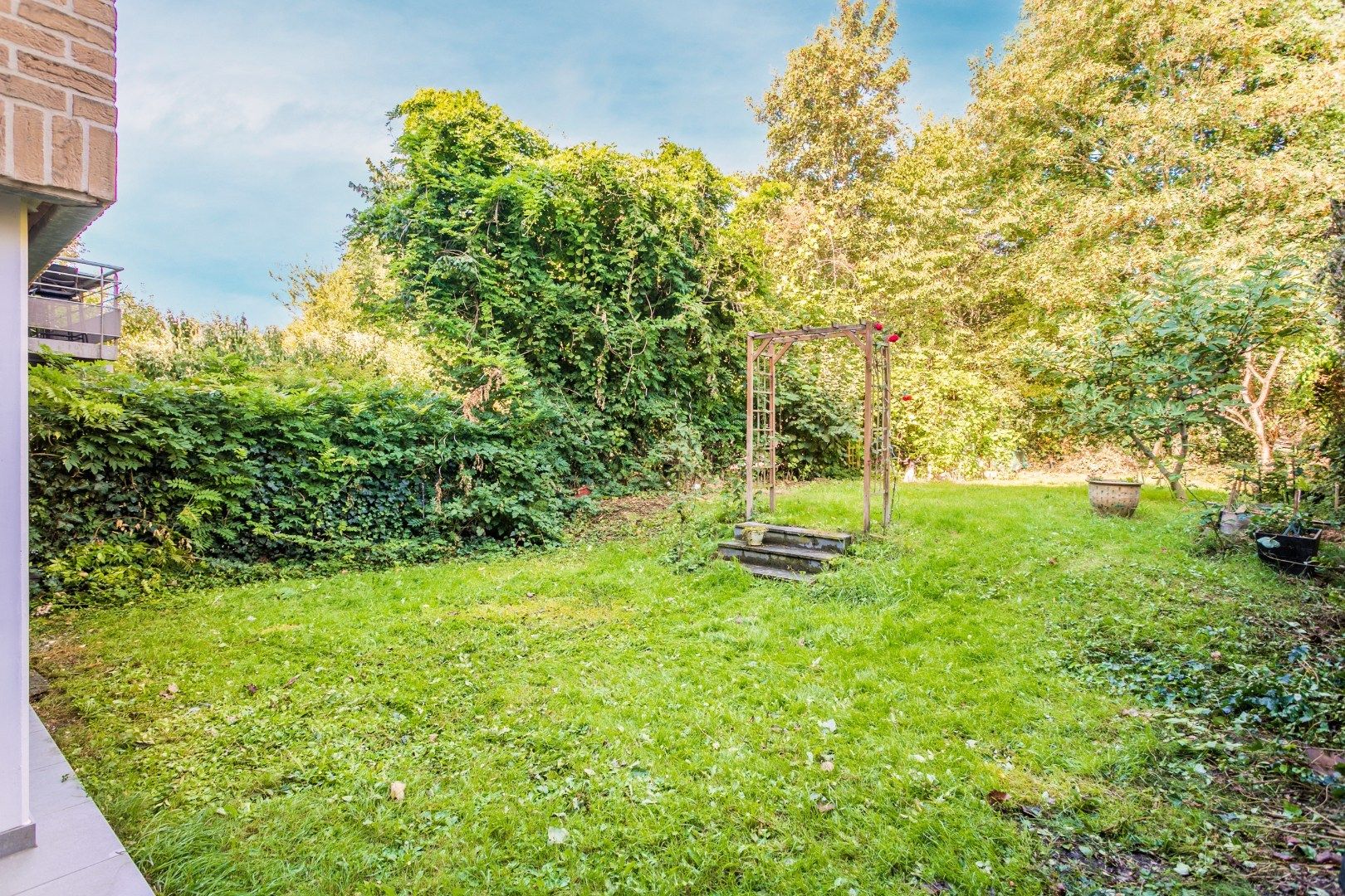 Recente kangoeroewoning met 4 slaapkamers, garage en tuin in een doodlopende straat foto 11