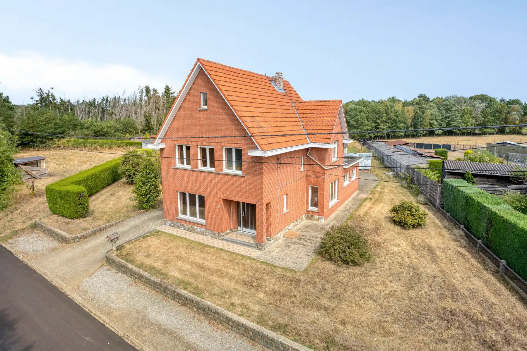 Renovatiewoning in oase van rust op perceel van 4495 m² foto 3