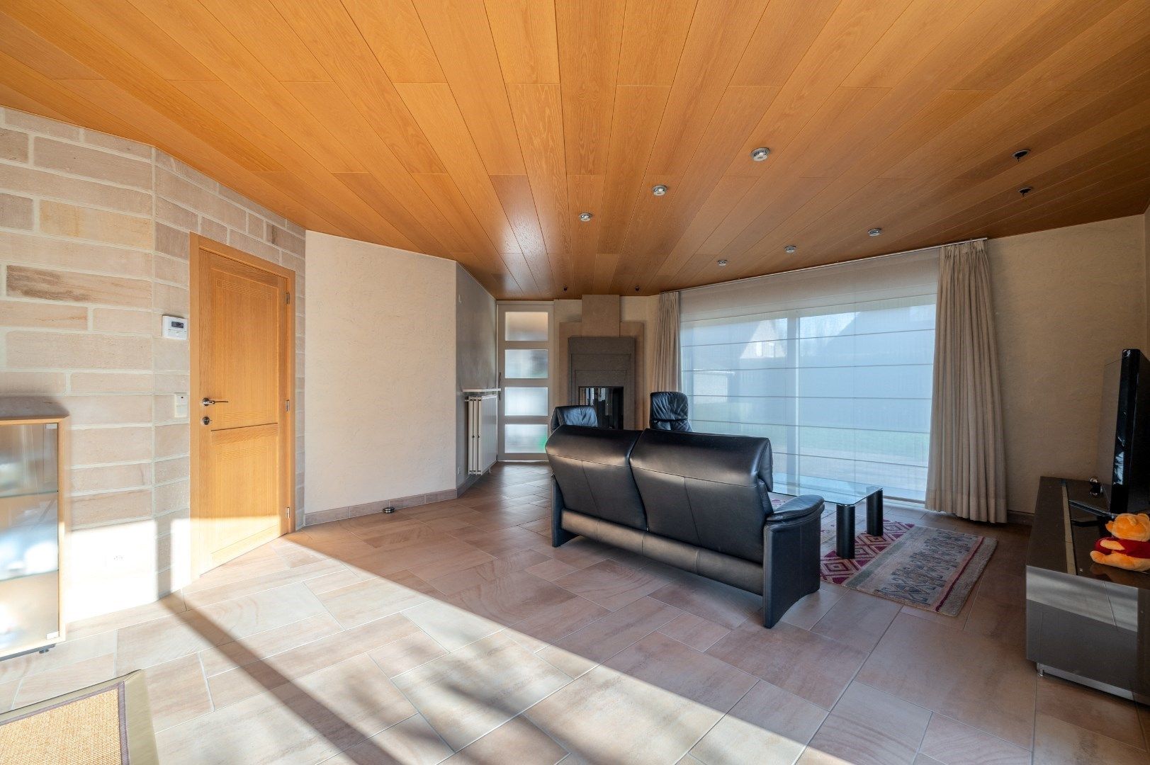 Instapklare woning met inpandige garage, 4 slk + bureau en zonnige ligging. foto 8