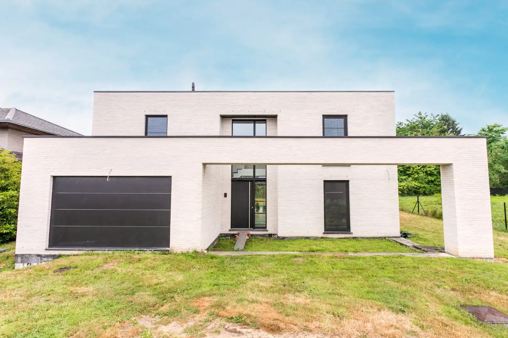 Recente stijlvolle gezinswoning met 3 slpk te Beersel foto 2
