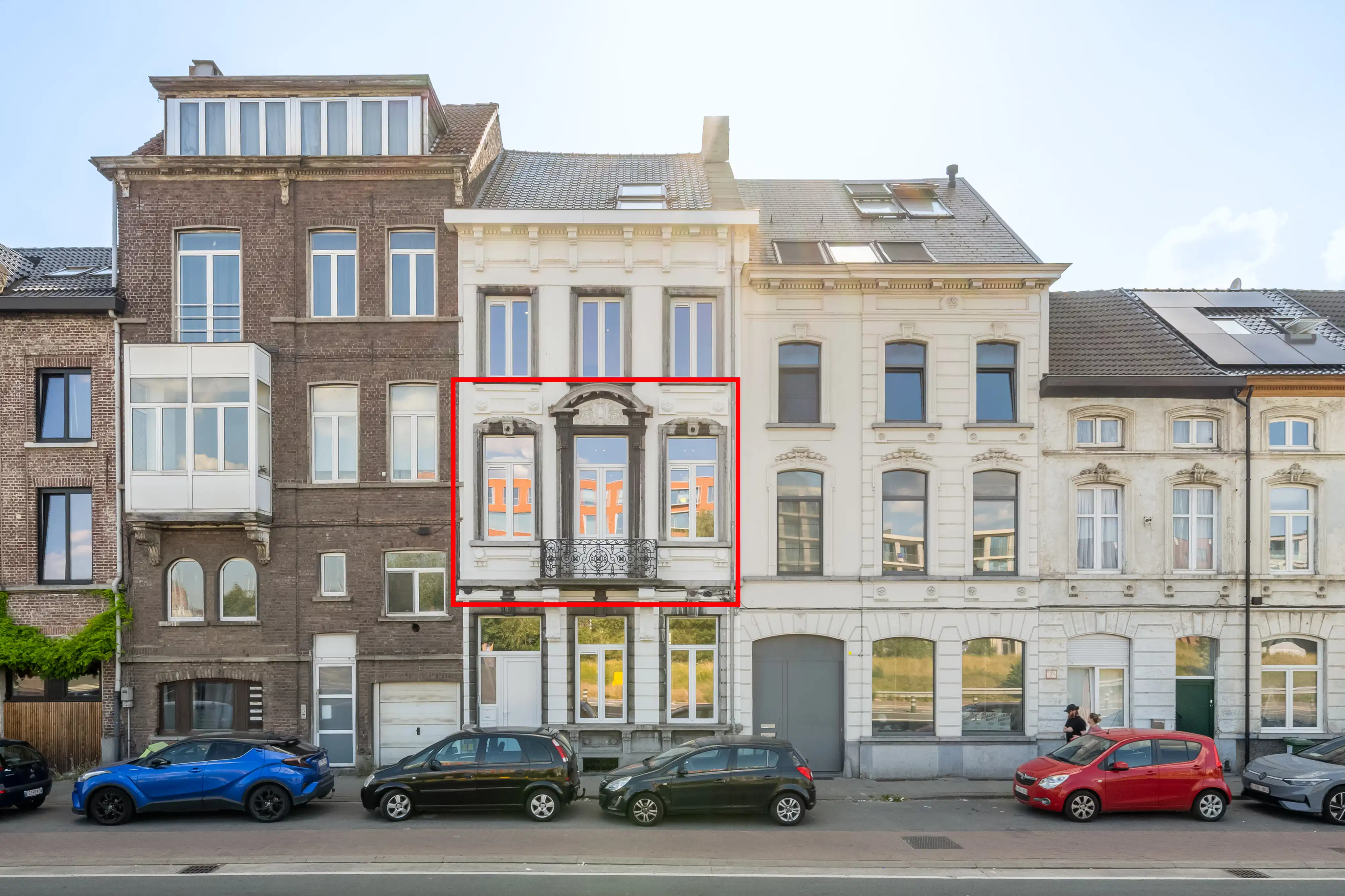 Excl. gerenoveerde herenwoning (3 entiteiten) aan het water foto 9