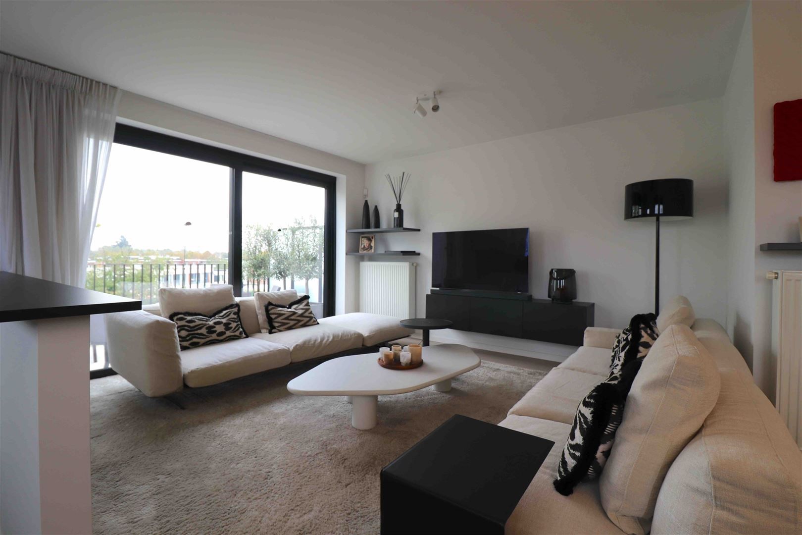 Luxe appartement met terras en parking  foto {{pictureIndex}}