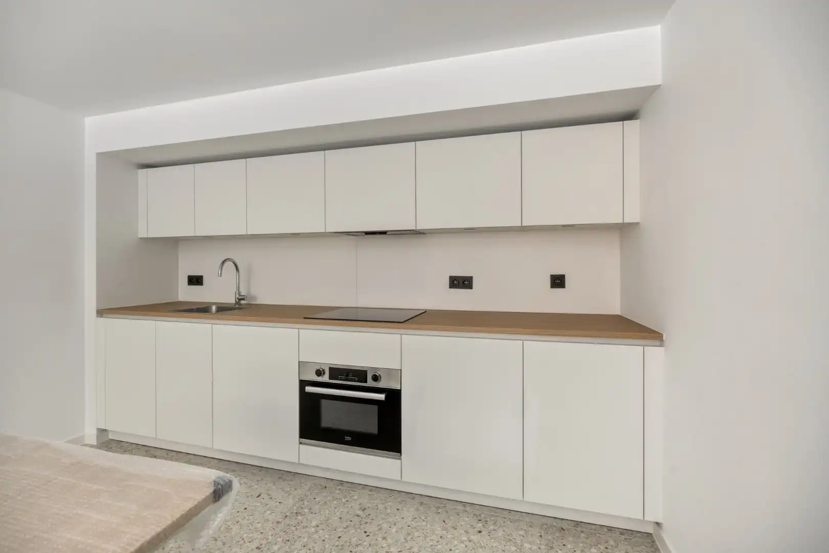 Volledig gerenoveerde studentenkamer in residentie met 29 studentenkamers met eigen sanitair en terras in hartje Leuven - EPC label A! foto 6