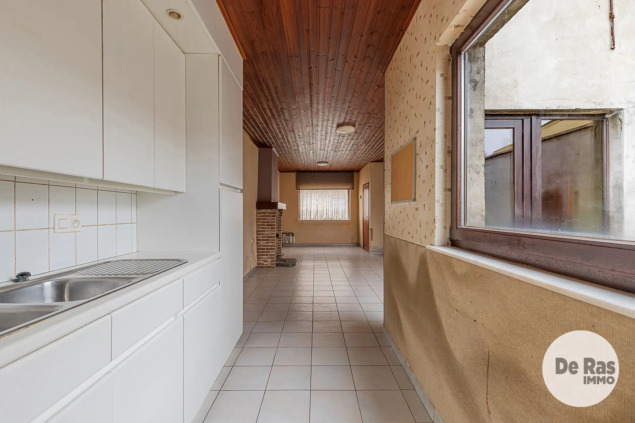 LEDE Centraal gelegen renovatiewoning met terras foto 10