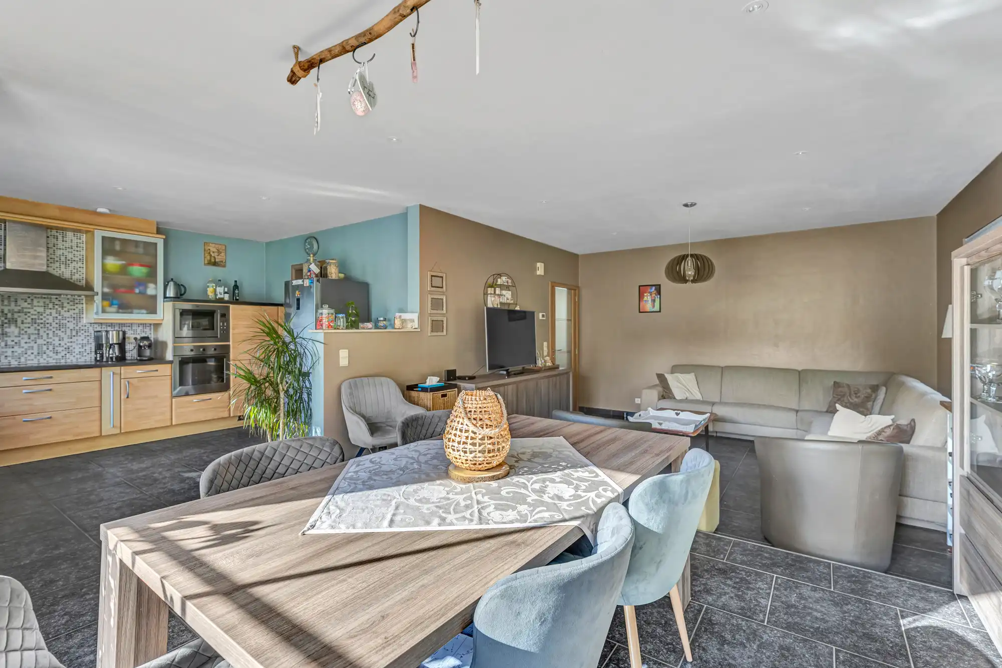 Prachtige HOB met 4 slaapkamers, ruime garage en grote tuin foto 7