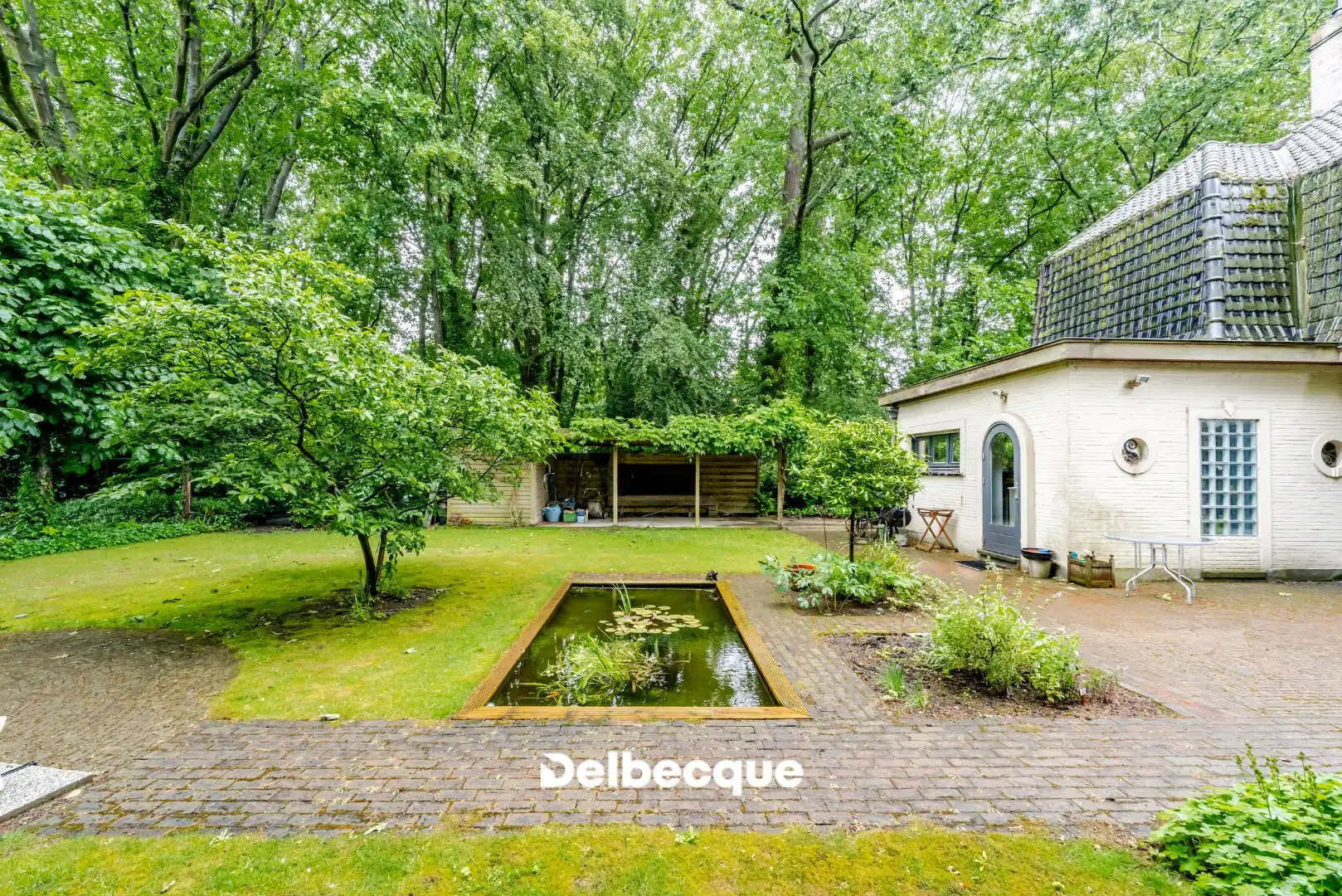 Karaktervolle villa in interbellumstijl op ruim perceel in gegeerde villawijk te Sint-Kruis foto 8