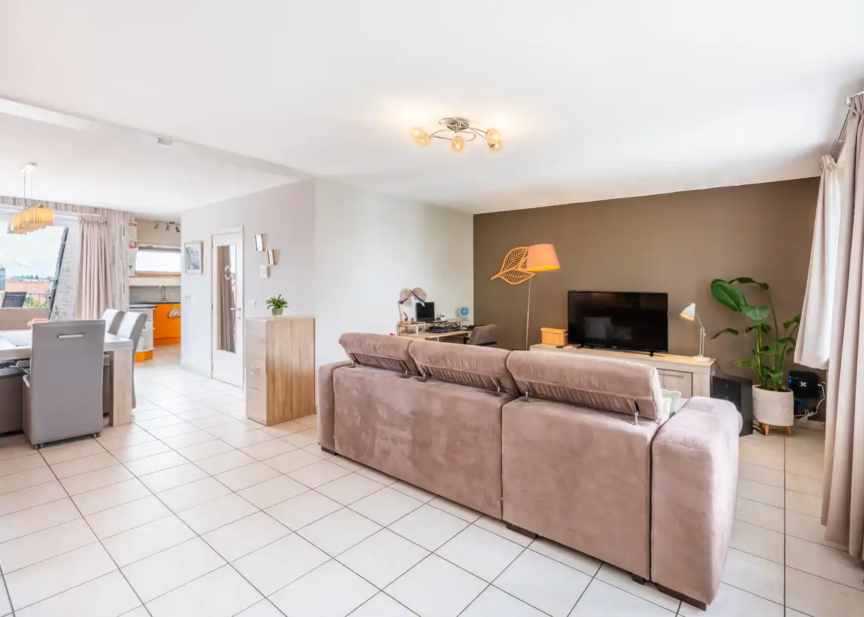 Ruim duplexappartement met 3 slaapkamers en zonnig terras foto 4