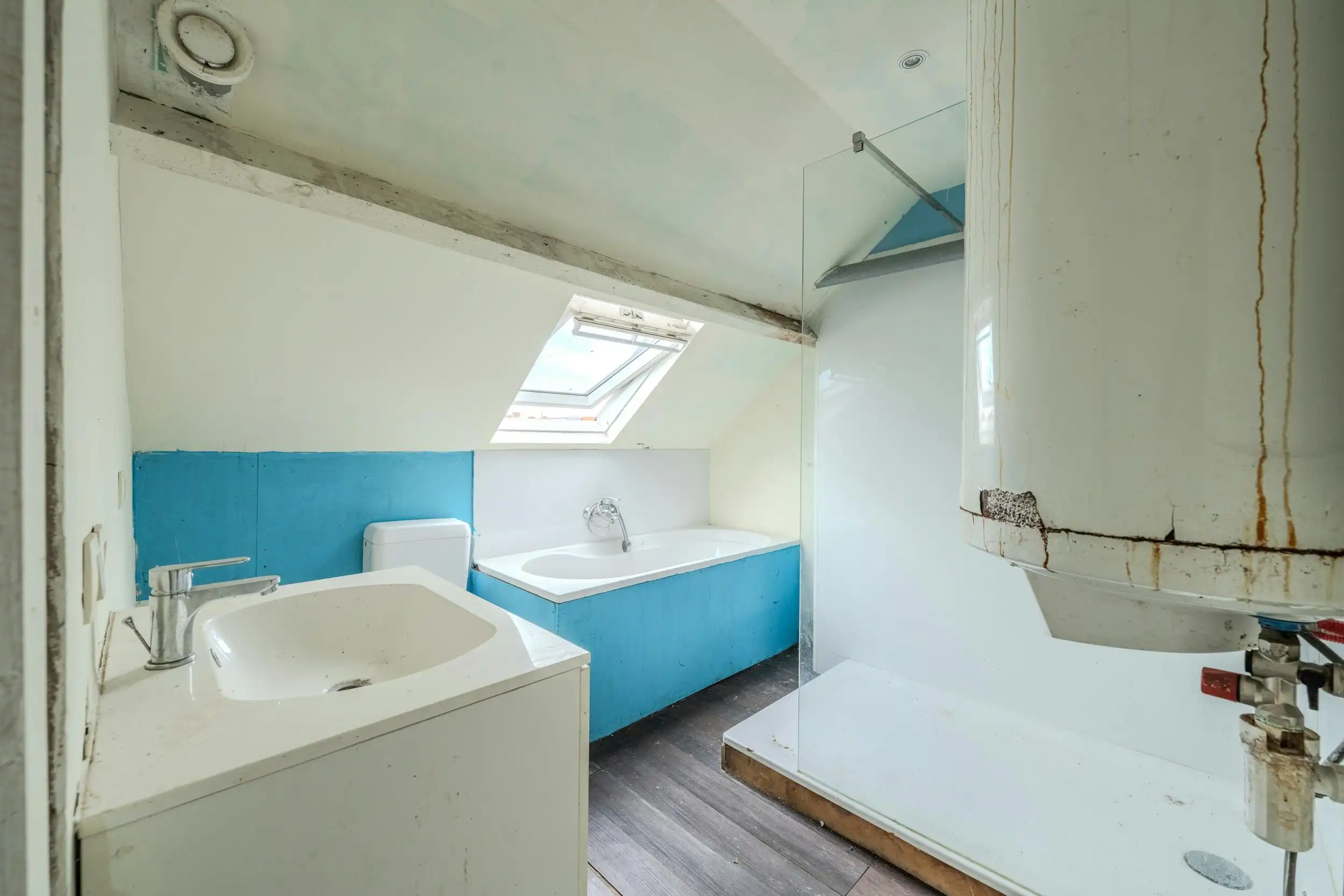 Te renoveren woning met 4 slaapkamers te Oostende foto 8