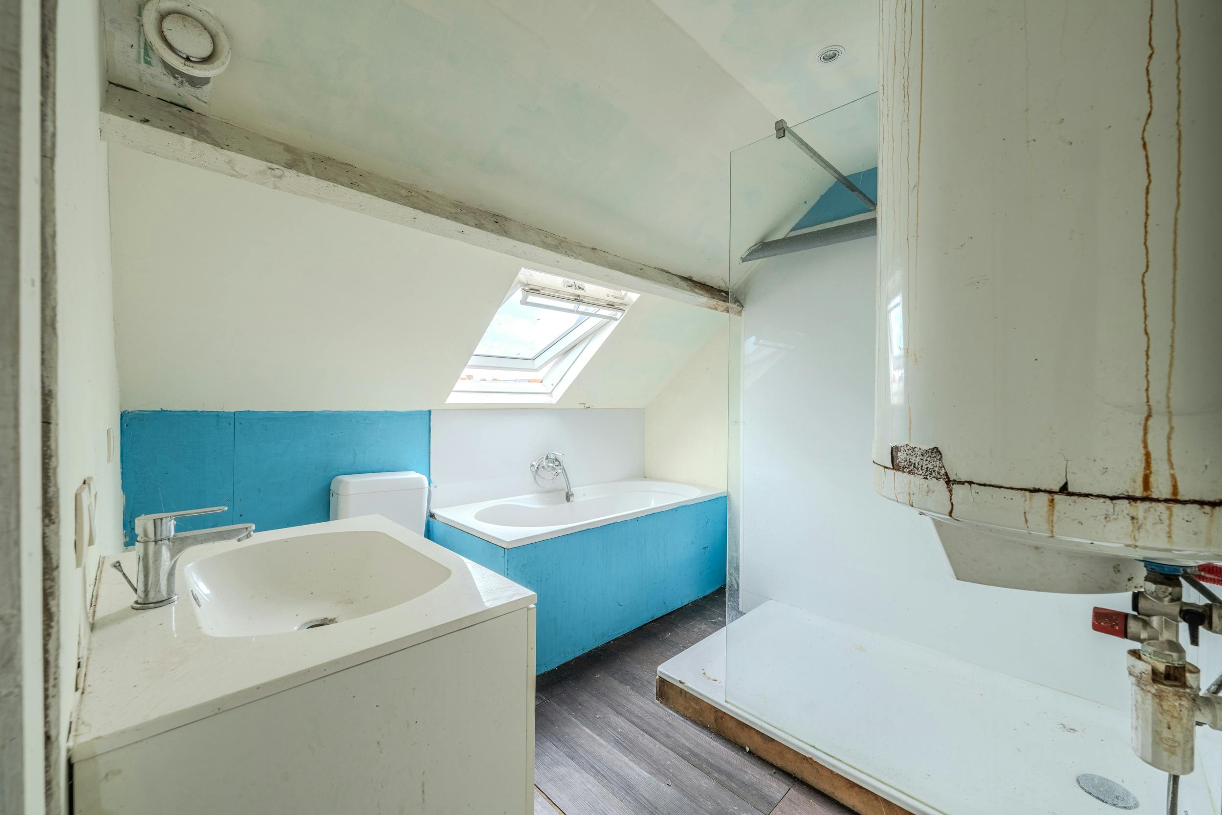 Te renoveren woning met 4 slaapkamers te Oostende foto 8