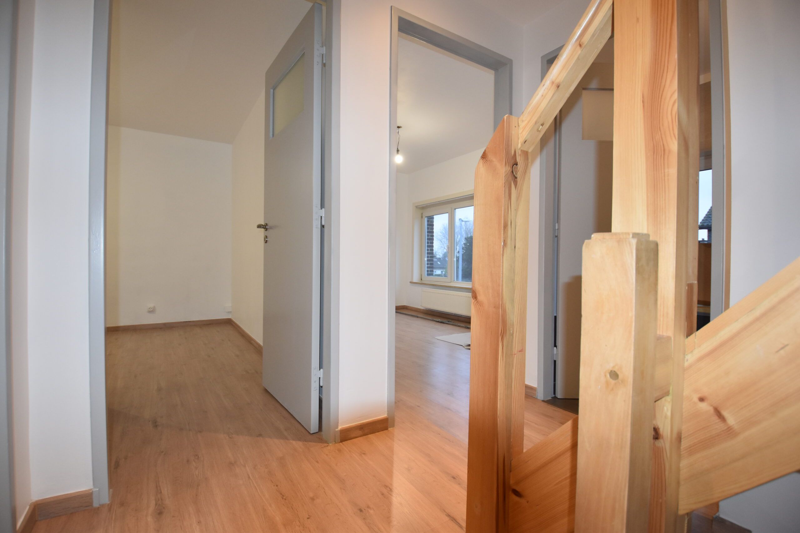 Volledig gerenoveerde woning met 4 slaapkamers in Temse foto 9