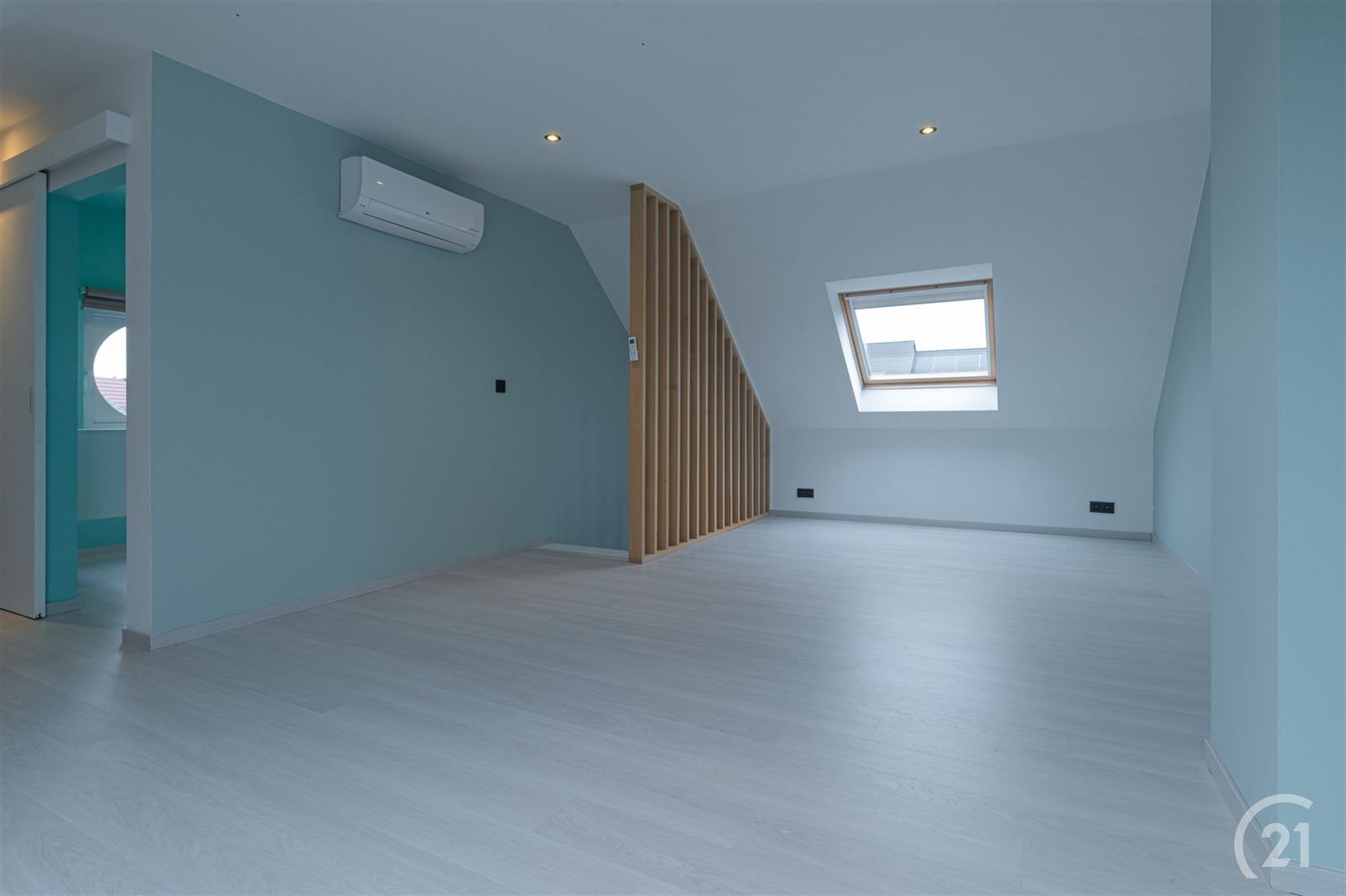 Moderne,  luxueuse  3 gevelwoning met tuin en carport op 3 are 77 foto 21