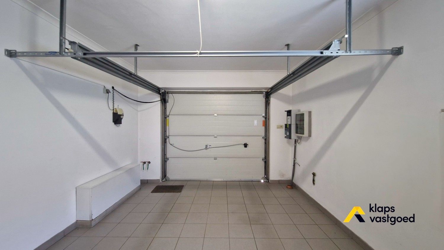 Knusse woning op 8 are in een rustige buurt. foto 17