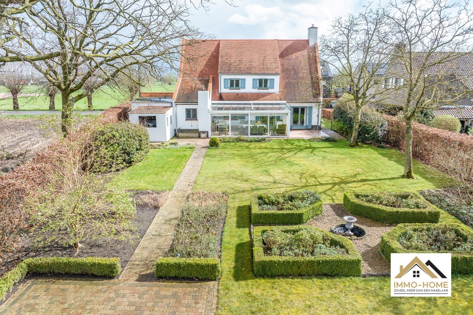 Landelijke villa in groene omgeving te Lokeren foto 1