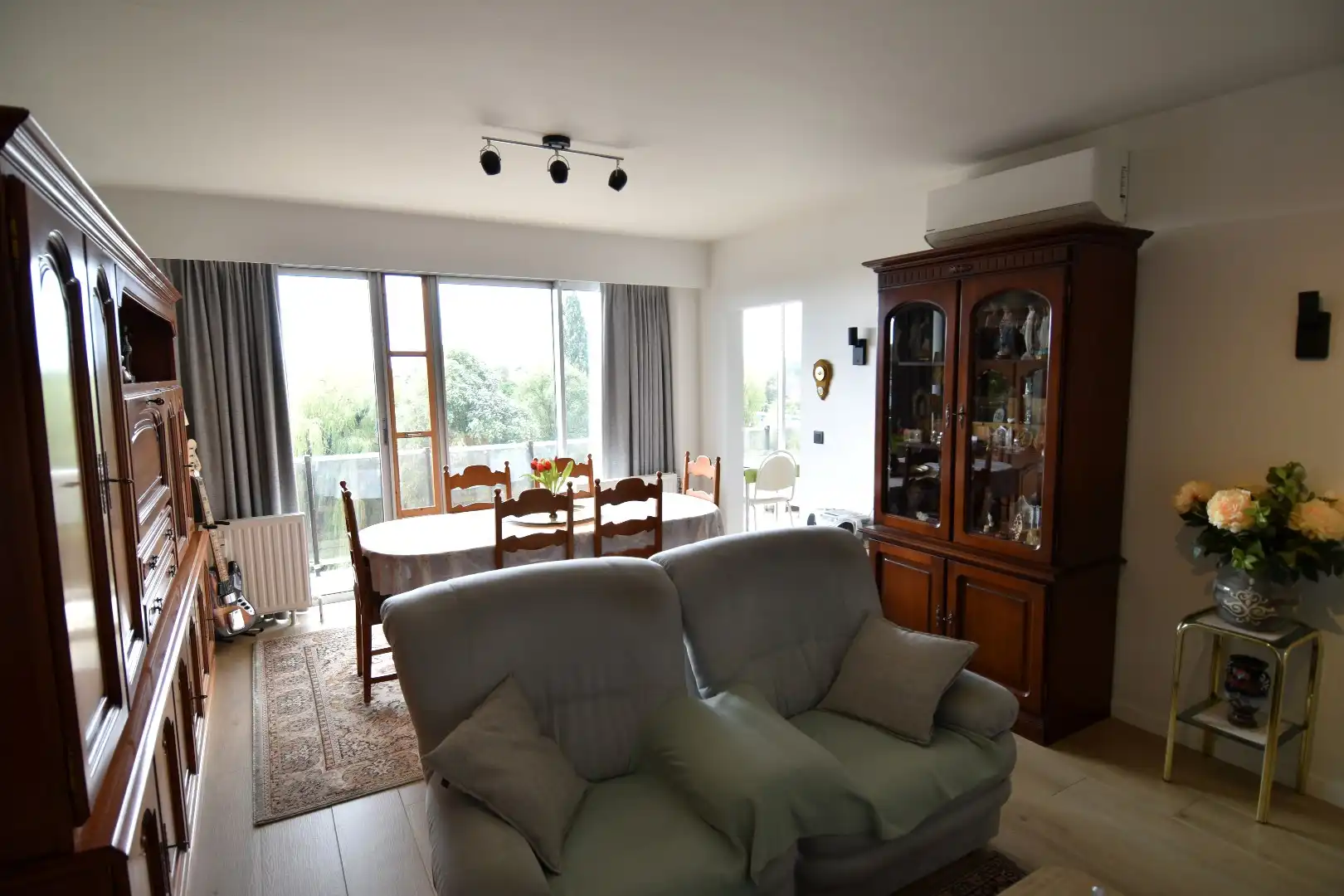 Instapklaar 2-slaapkamerappartement te koop op toplocatie in het hart van Gullegem foto 5