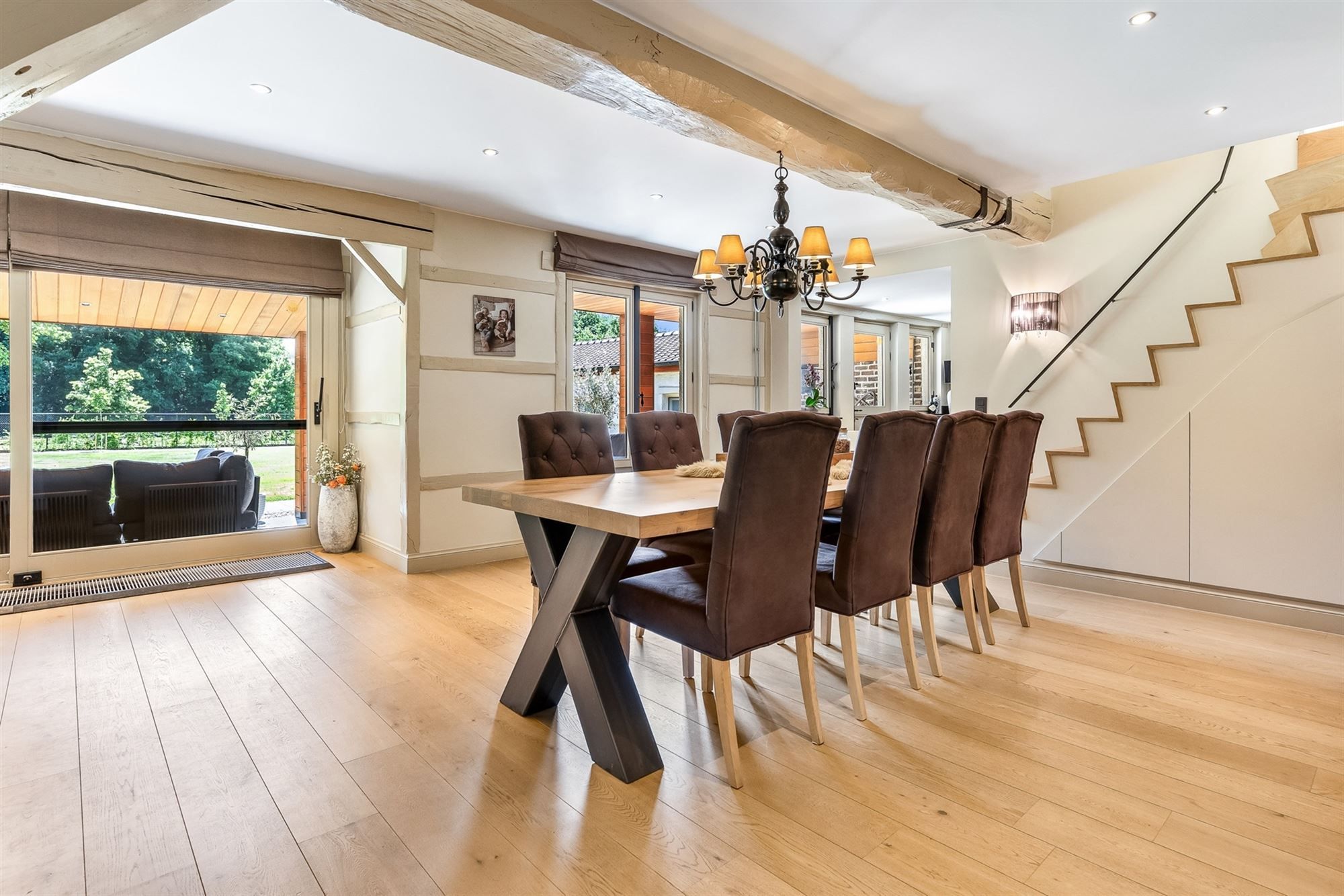 CHARMANTE WONING MET 5 SLAAPKAMERS OP UNIEK GELEGEN PERCEEL VAN 6600M² foto 6