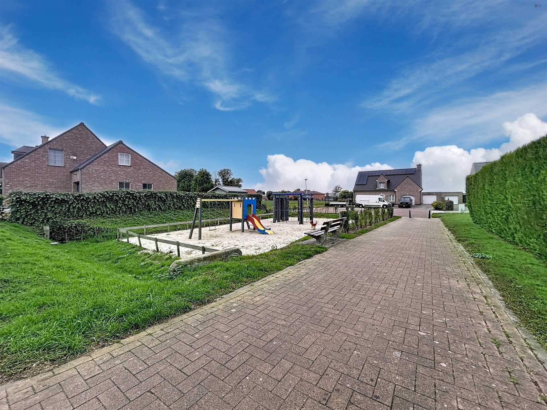 recente gezinswoning met 4 slaapkamers op perceel van 462m² foto 20