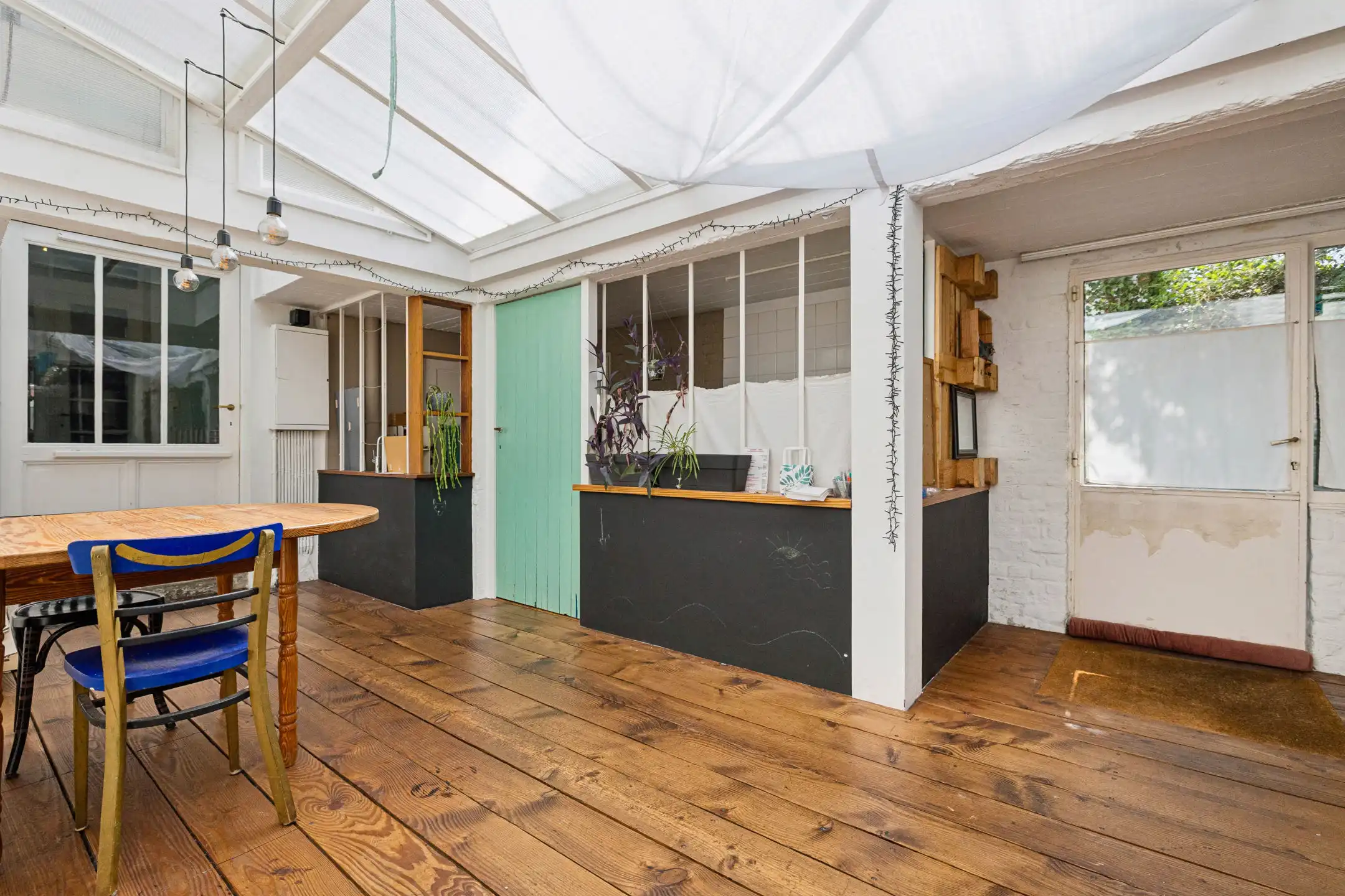 Begane grond 2 slaapkamers van ± 126 m² met tuin foto 7