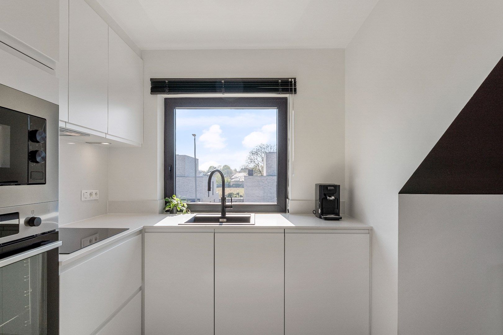 Leuk appartement met 2 slaapkamers, hoogwaardige afwerking en parkeerplaats op wandelafstand van het centrum foto 18