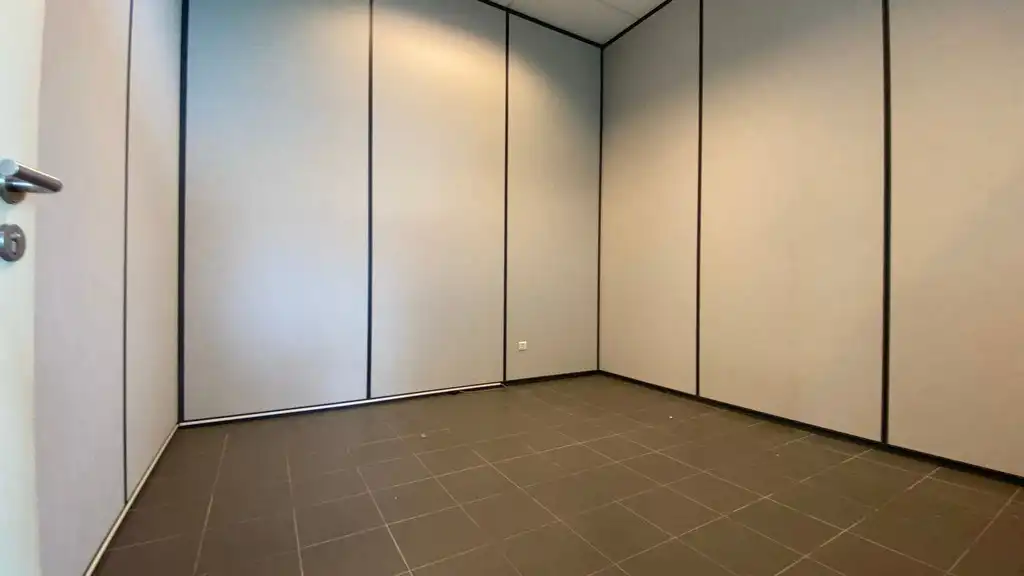 Kantoor met terras te huur nabij R8 in Kortrijk foto 5