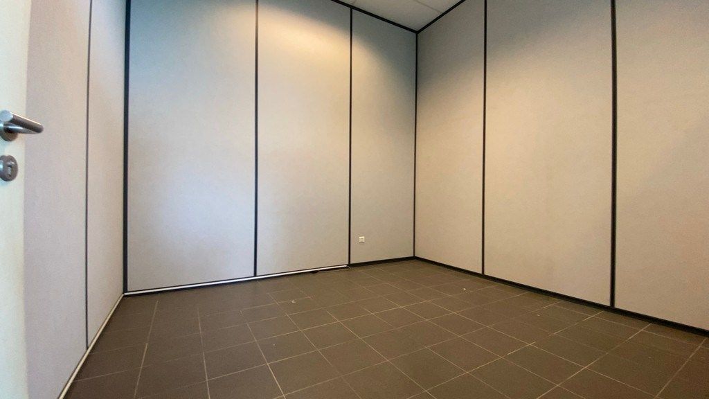 Kantoor met terras te huur nabij R8 in Kortrijk foto 5